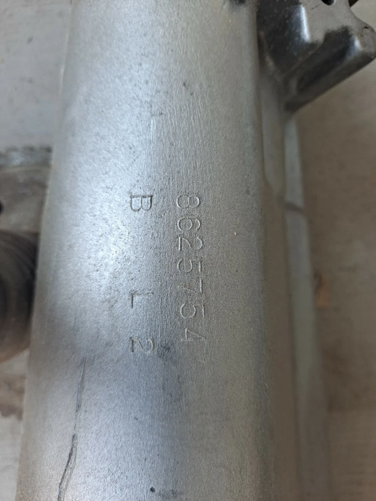 GMC TH400 13 5/8" Tail Housing & 32-Spline Output Shaft — Casting 8625754 image 2