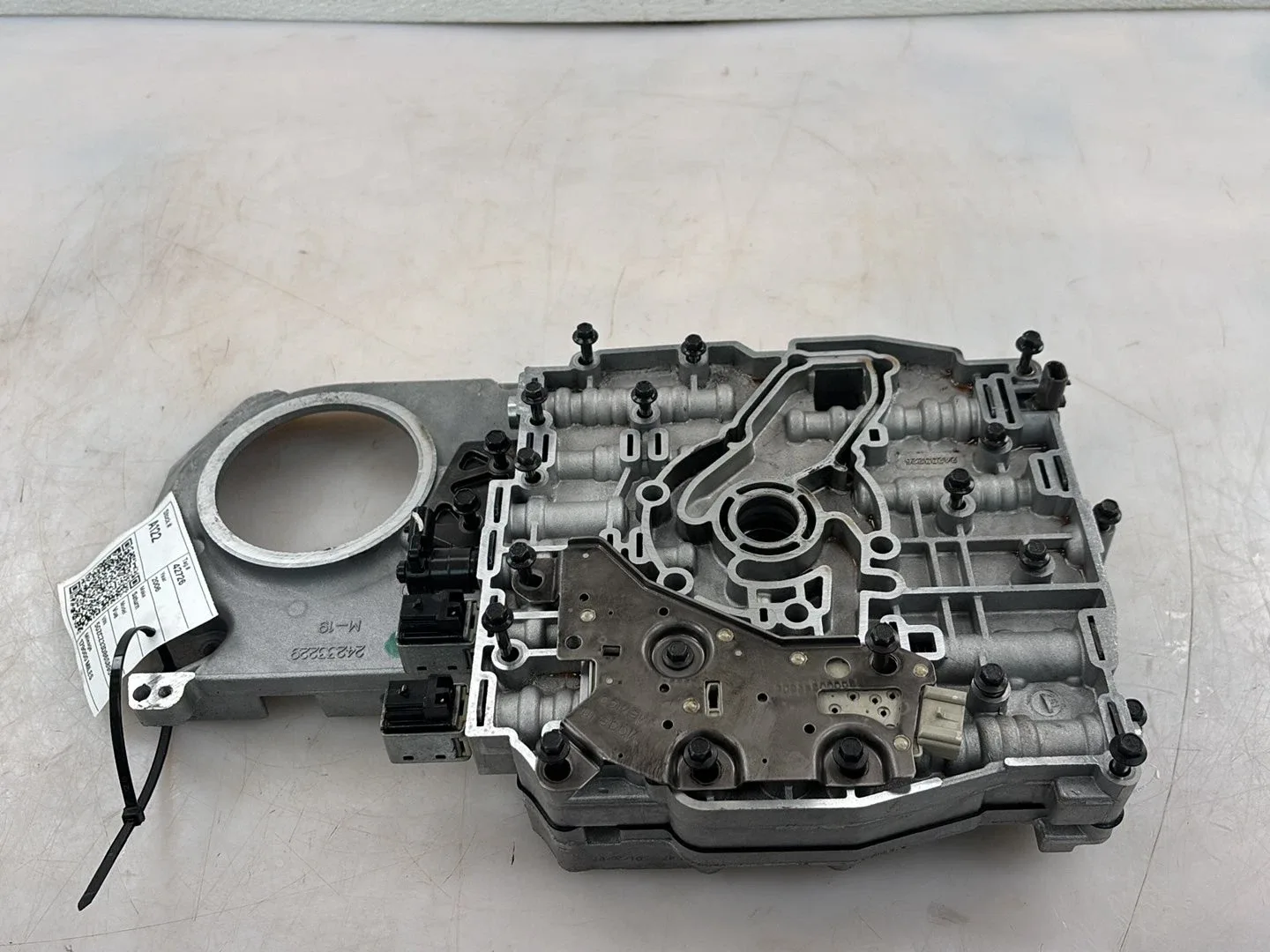 2005-2010 Saturn Vue Automatic Transmission Valve Body MPN 24233229/24233226