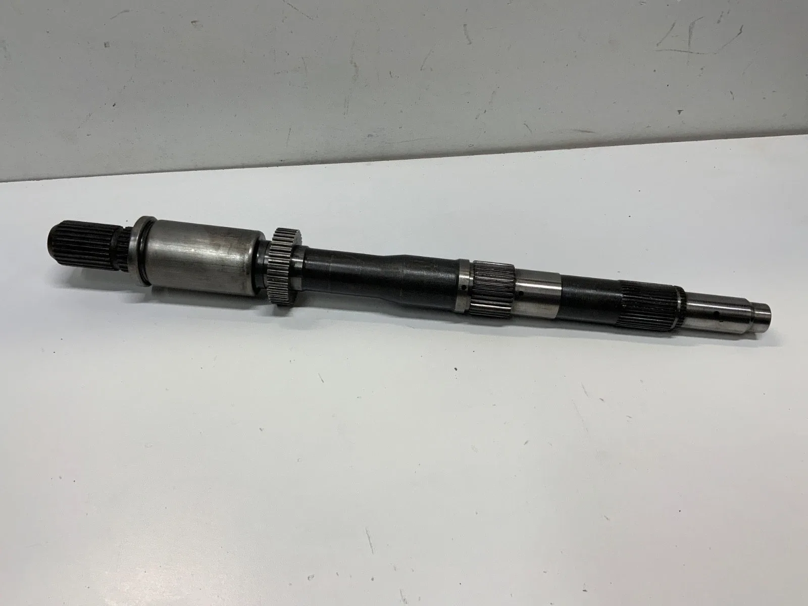 1993+ Chevrolet 4L60E Automatic Transmission Output Shaft 18-1/8" image 3