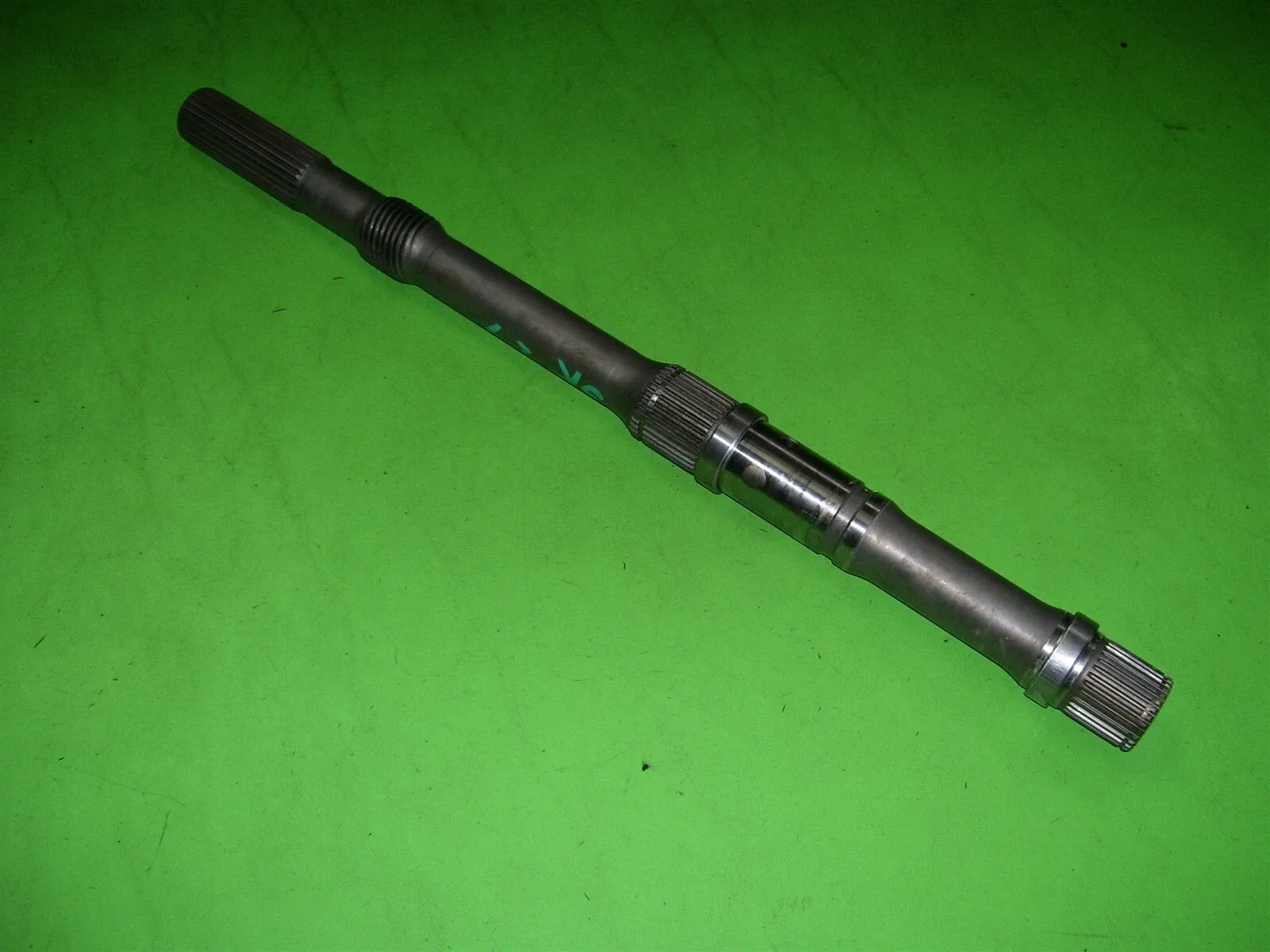 1991 Nissan 300ZX (Z32) Automatic Transmission Output Shaft RE4R01A image 2