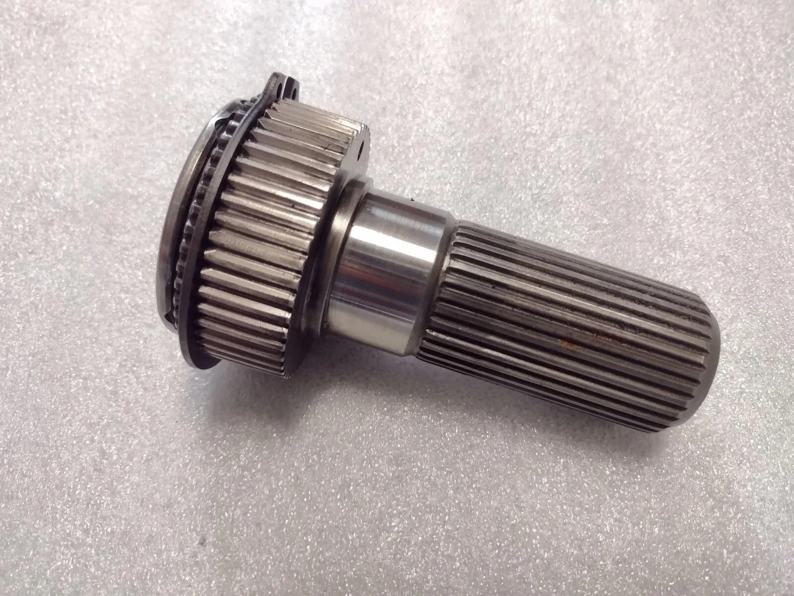 2008-2013 GM 2ML70 Hybrid Transmission 4x4 Output Shaft MPN 29543557