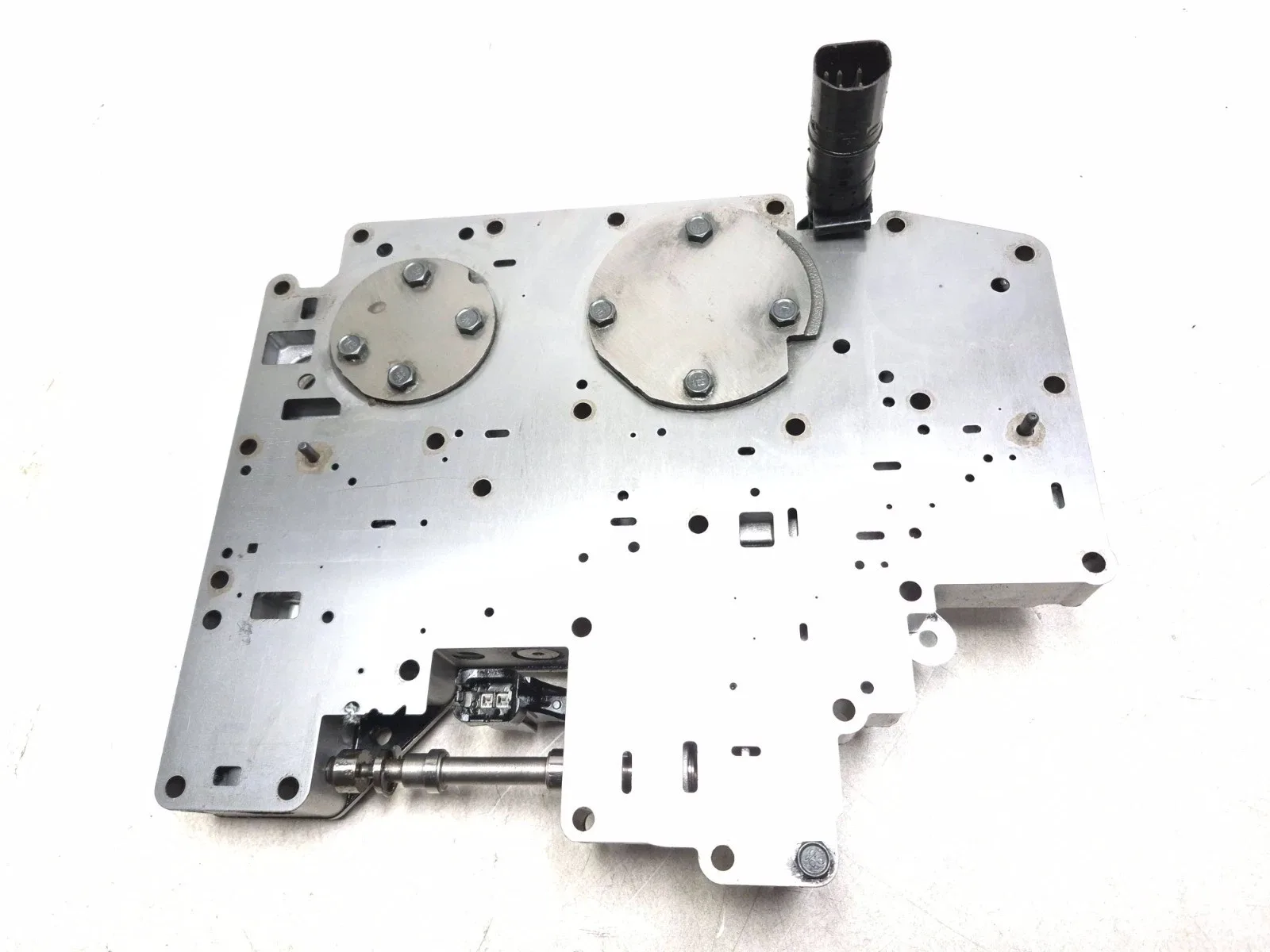 2008 Lincoln Town Car Automatic Transmission Valve Body 7W7Z7A100A image 2