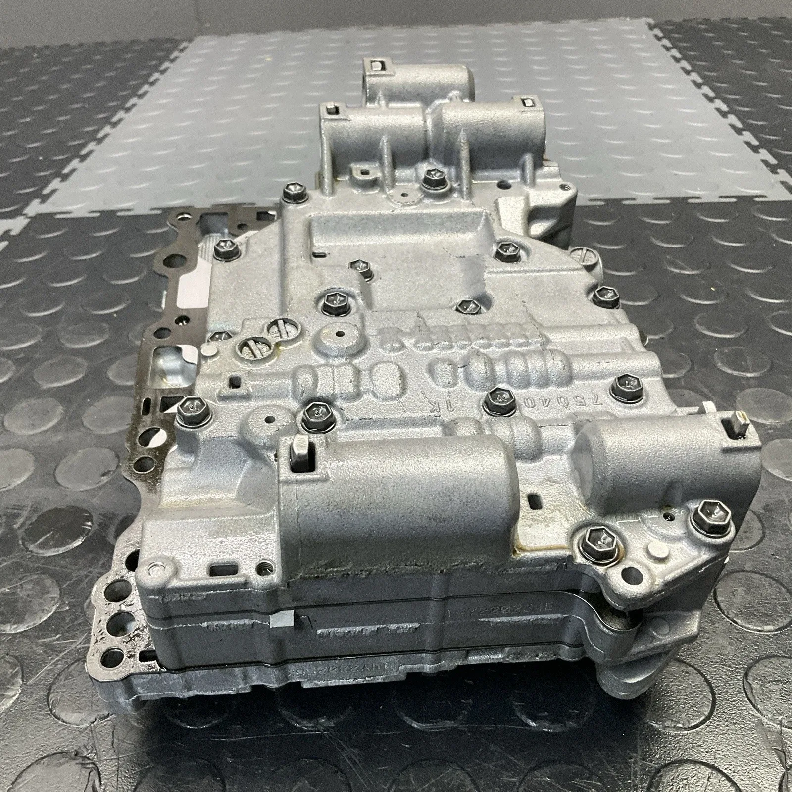 2015-2018 Volvo S60 2.0L FWD Transmission Valve Body Assembly OEM image 4