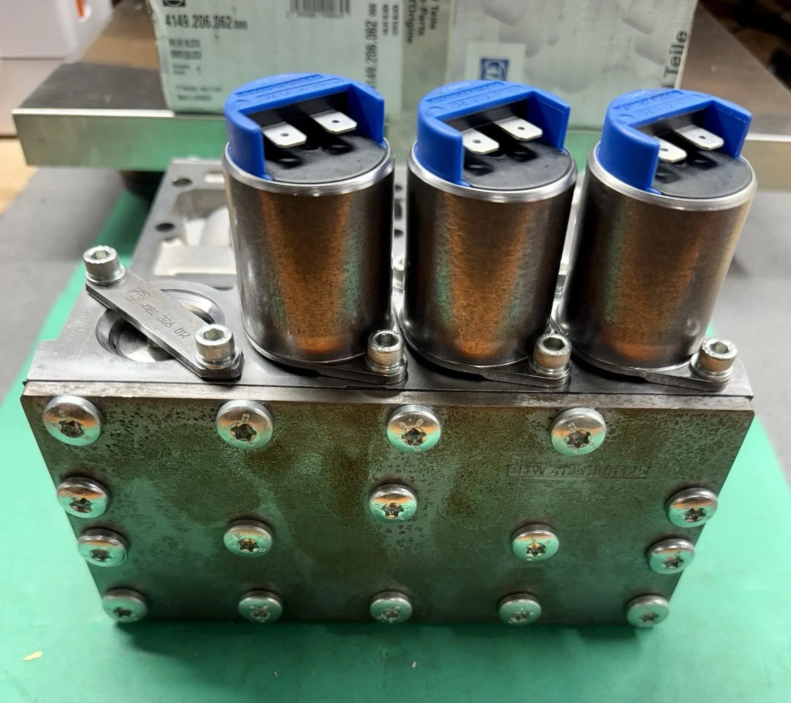 GENUINE OEM ZF 4149 206 062 / 4149206062 TRANSMISSION VALVE BLOCK 🚨 SHIPS FREE image 3