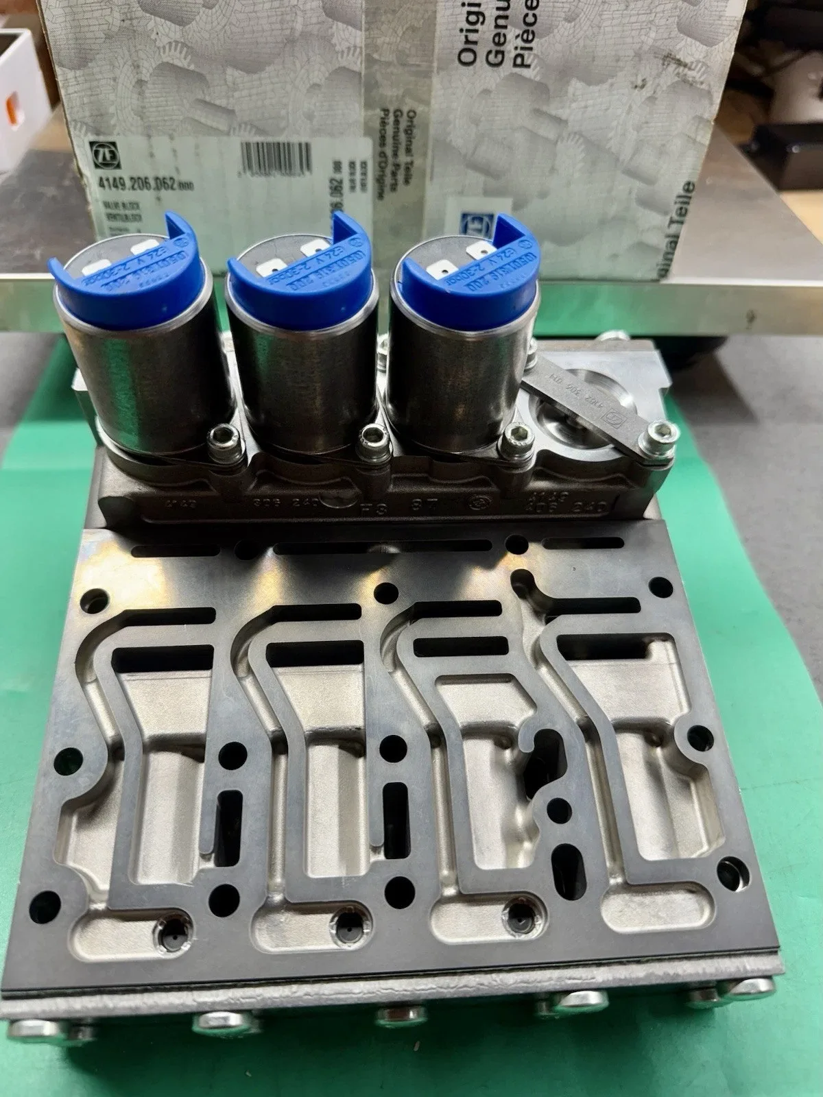 GENUINE OEM ZF 4149 206 062 / 4149206062 TRANSMISSION VALVE BLOCK 🚨 SHIPS FREE