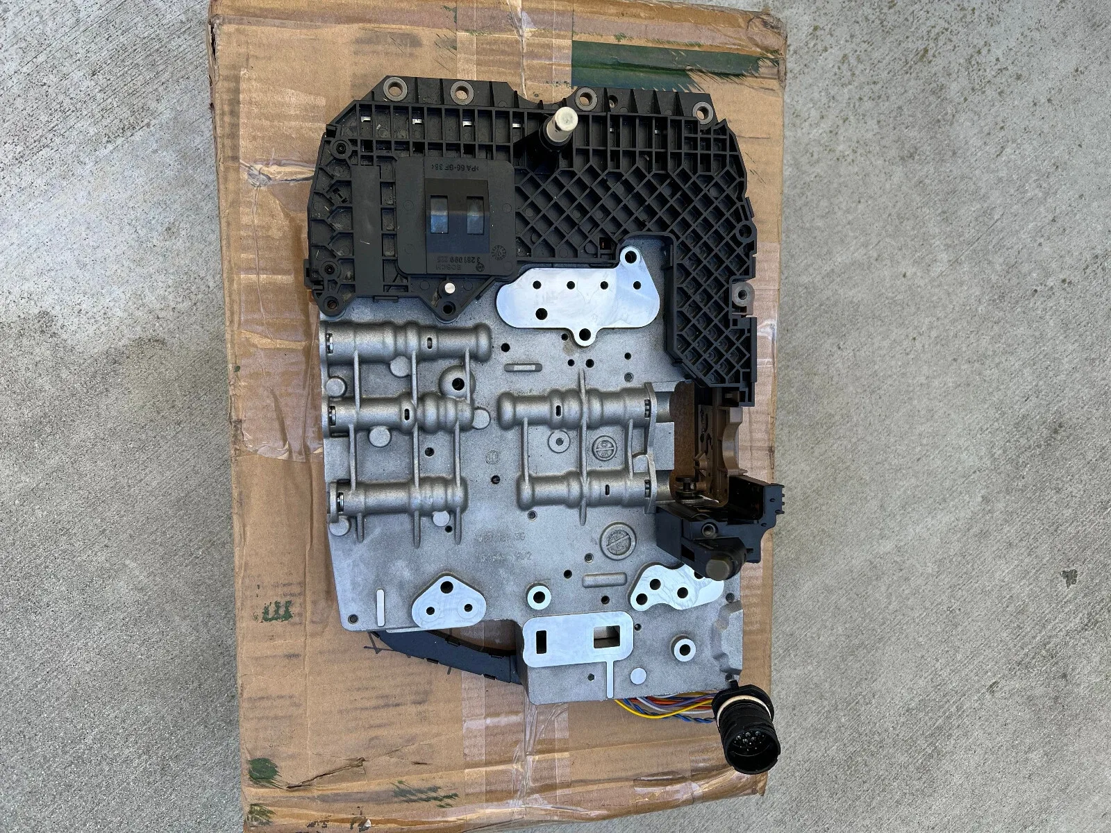 2004-2005 Audi S4 (B6) Mechatronic Valve Body image 2