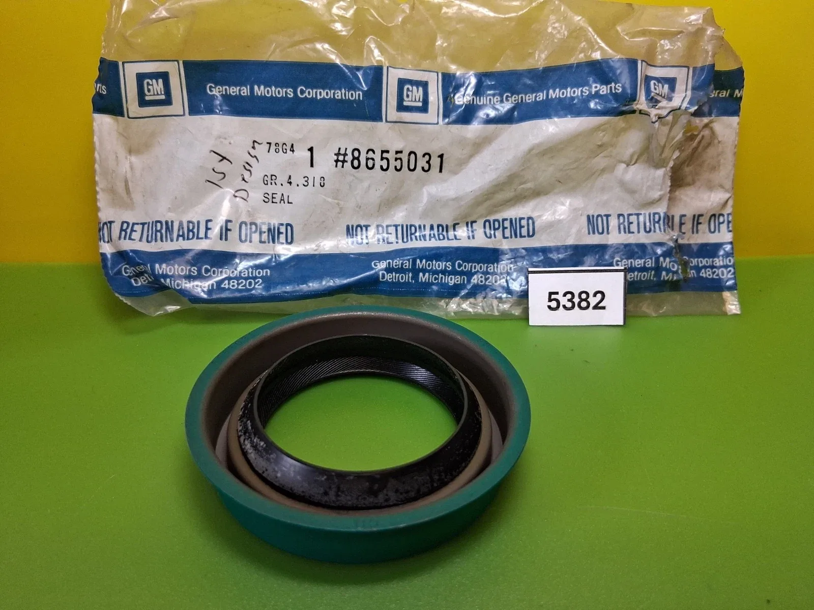 GM 8655031 Output Shaft Extension Housing Seal image 2