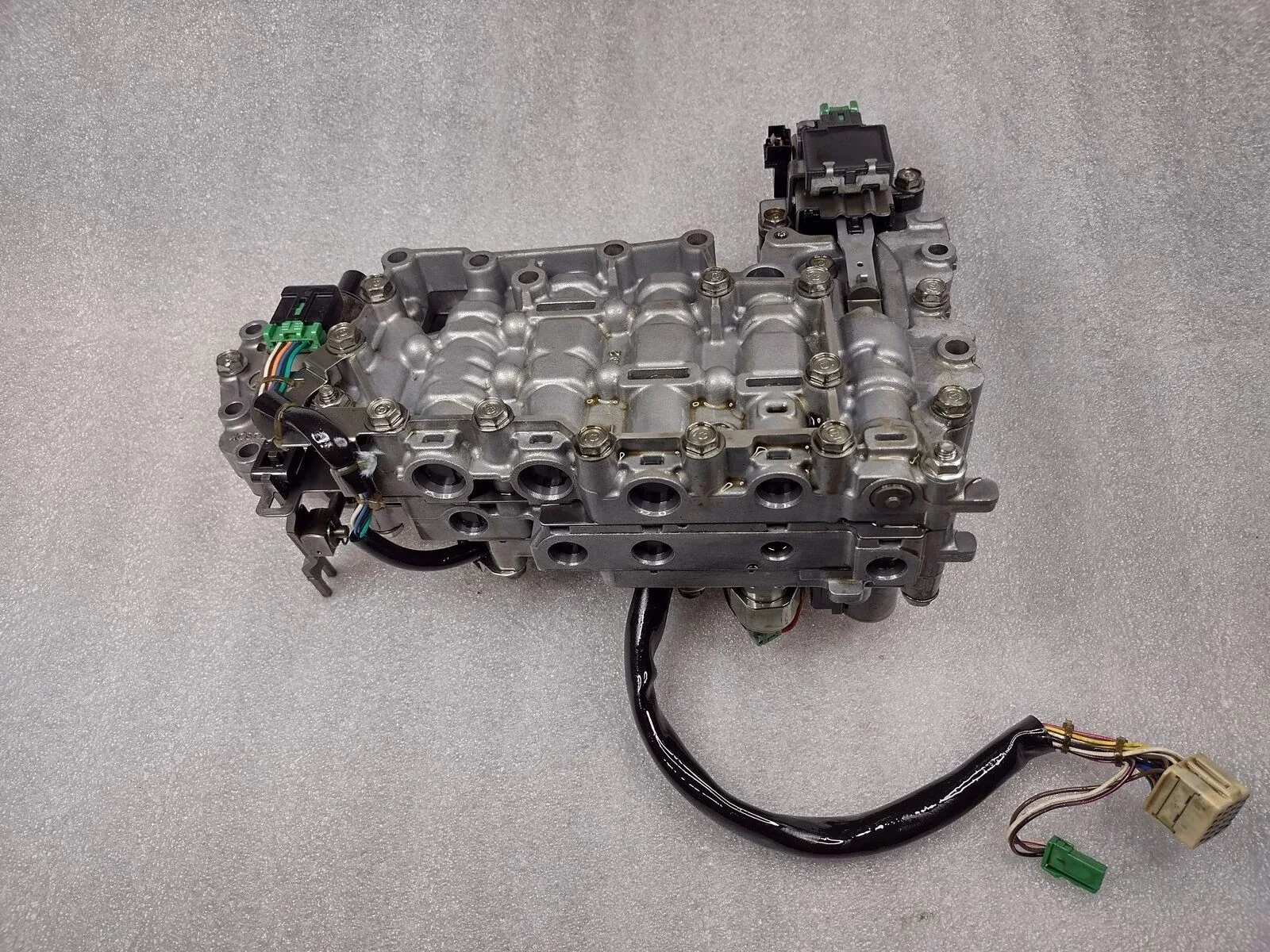 Valve Body w Solenoids JF010E RE0F09B CVT Nissan Maxima 3.5L 2010-14 Cast 1XE image 2