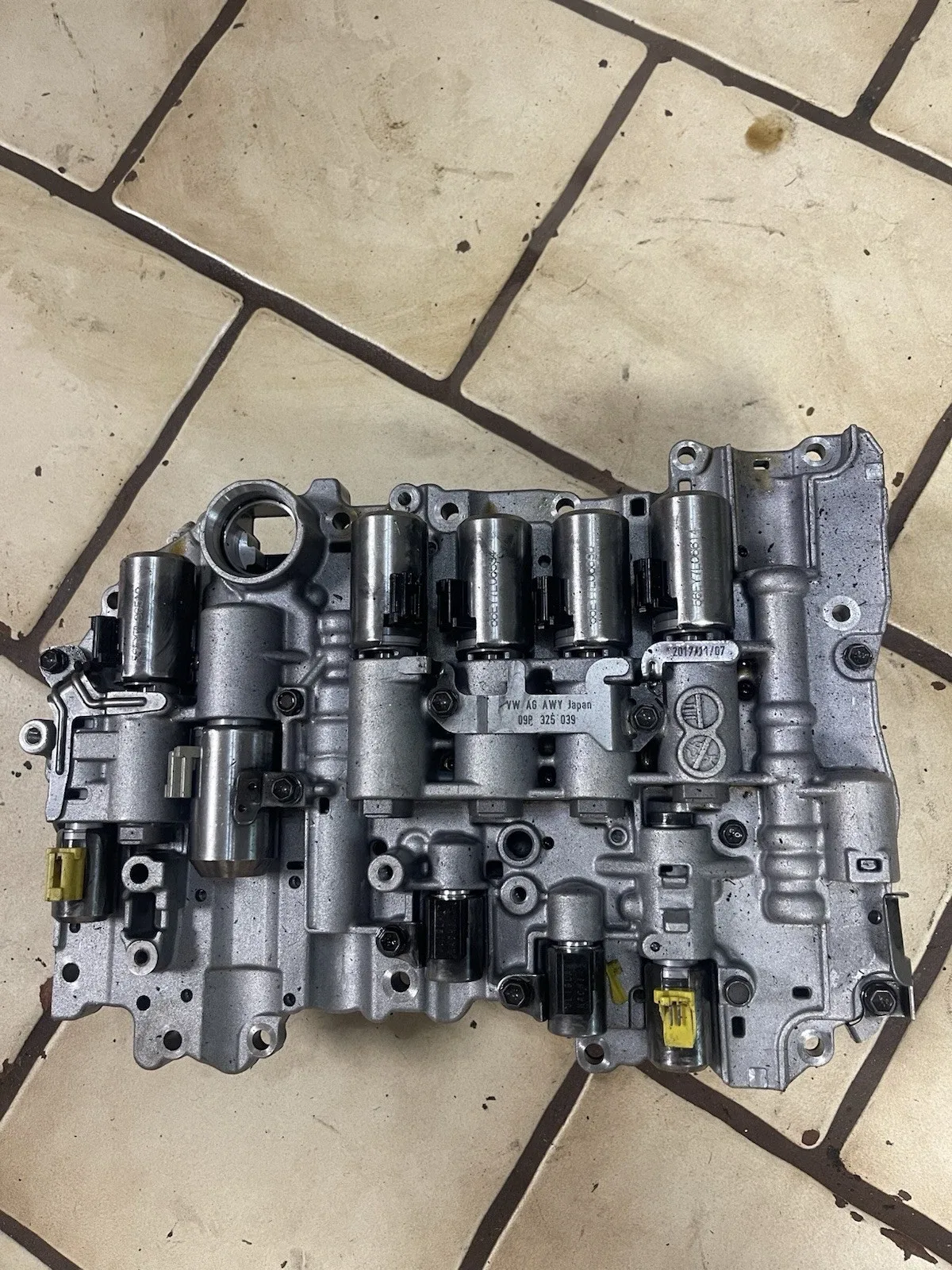 transmission valve body / mechatronic assembly for a Volkswagen/Audi image 2