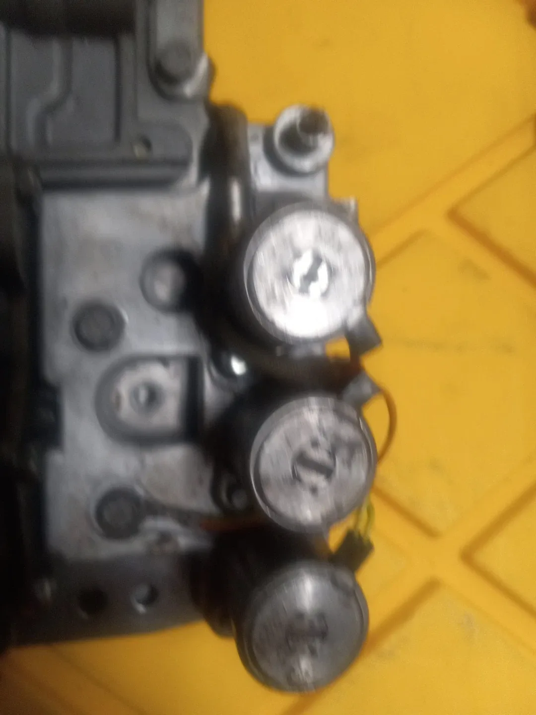 Used KM175 / KM177 Valve Body Core - Mitsubishi image 3