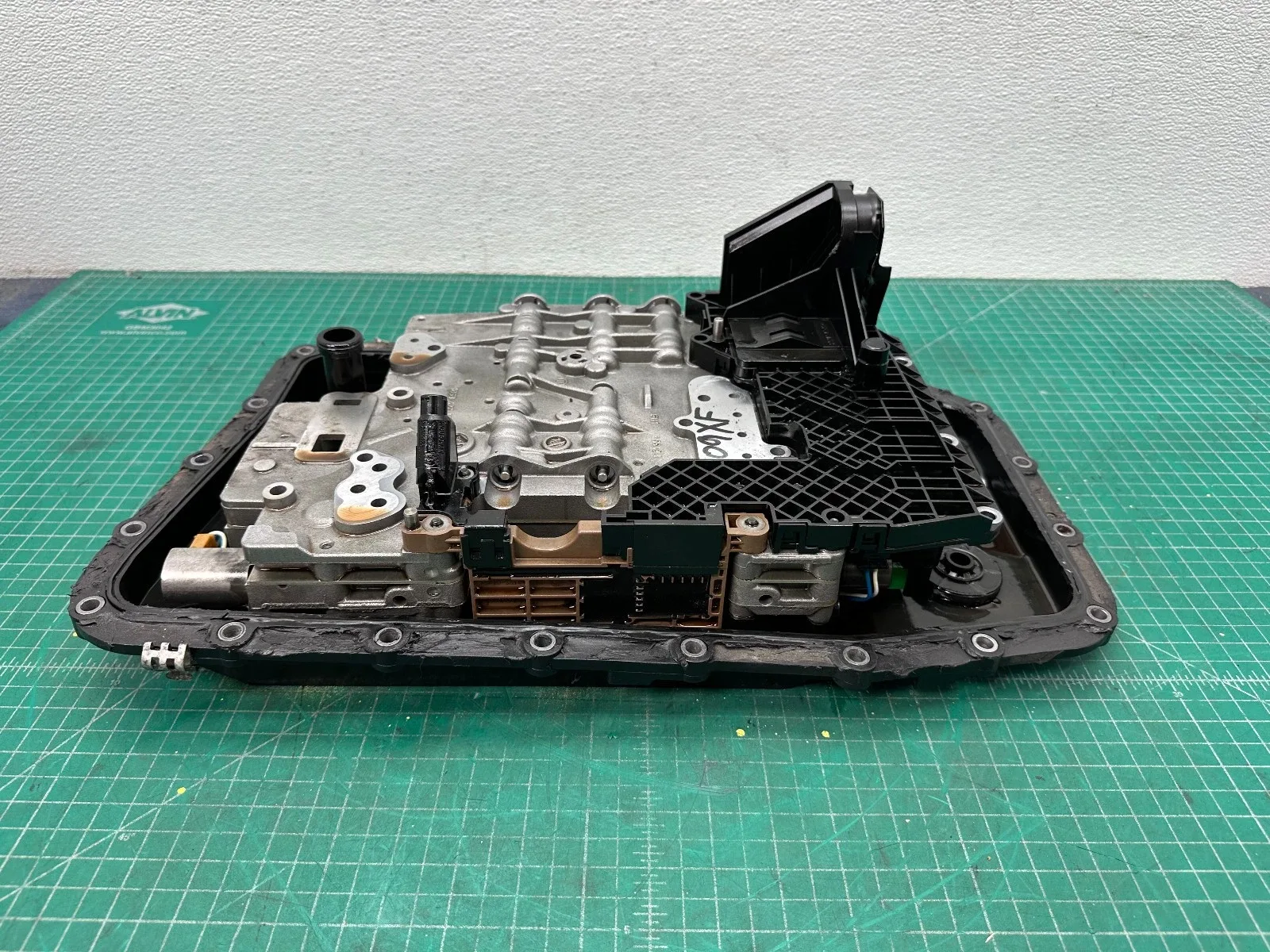 09-10 JAGUAR XF 4.2L TRANSMISSION VALVE BODY TCU TCM MECHATRONIC OEM image 2