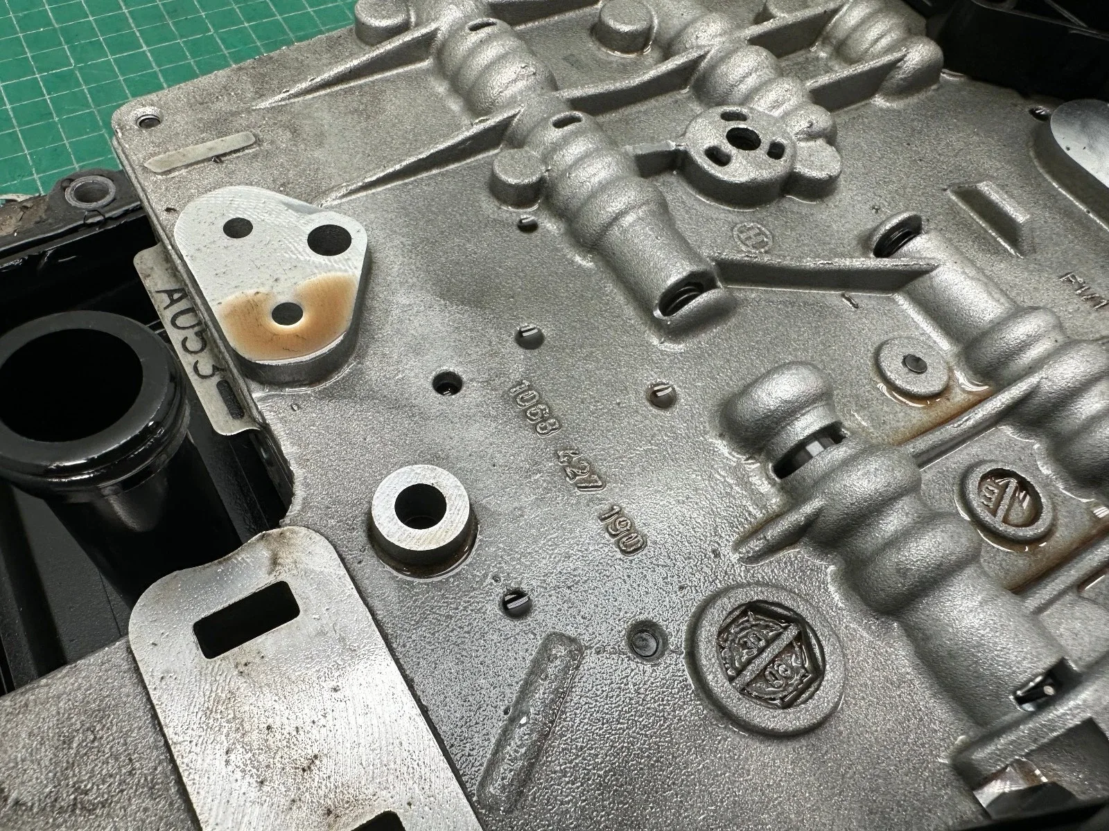 09-10 JAGUAR XF 4.2L TRANSMISSION VALVE BODY TCU TCM MECHATRONIC OEM image 3