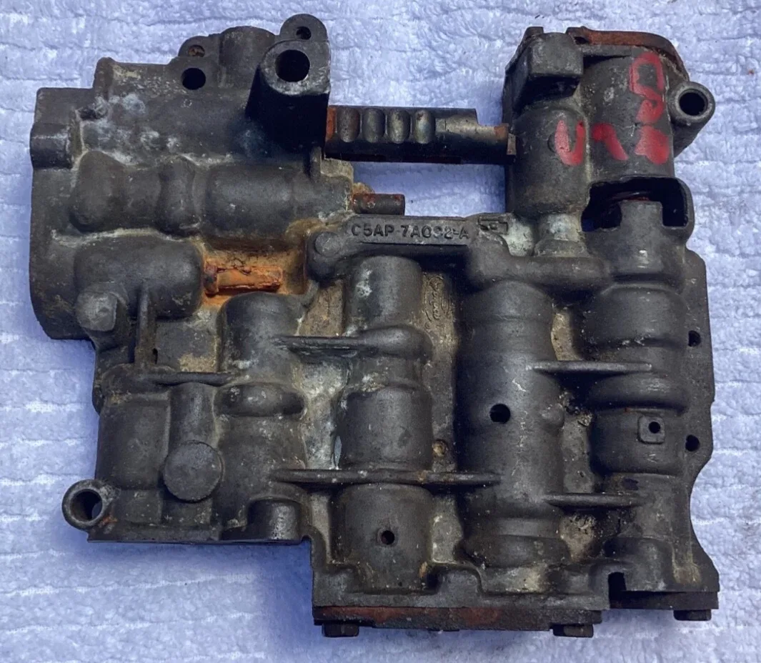 1965 Ford C4 Auto Trans  JUNK Valve Body   UPPER HALF ONLY  C5AP    GARBAGE!!!!