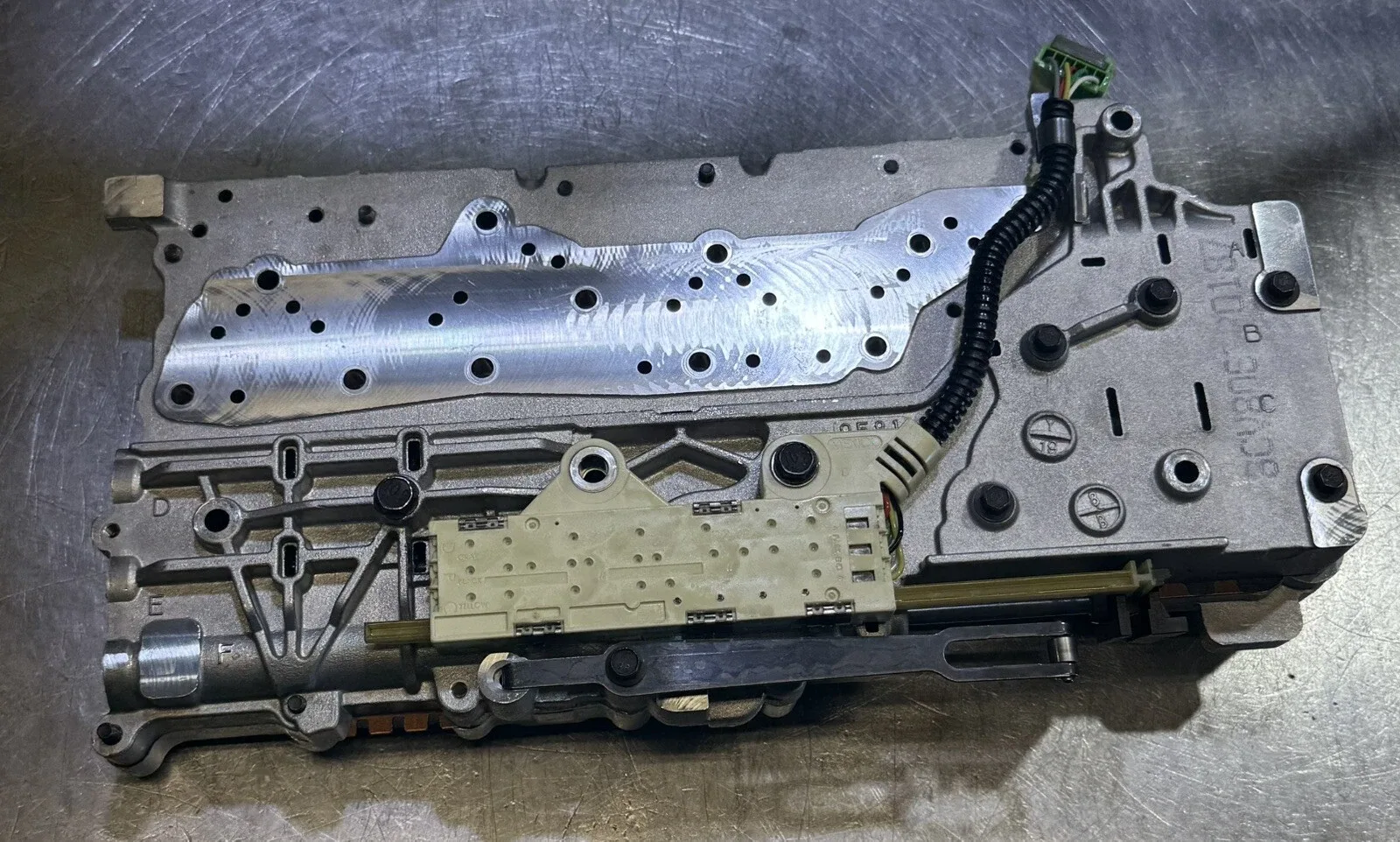 GM 6L80E Valve Body MPN 8U063 OE 14075