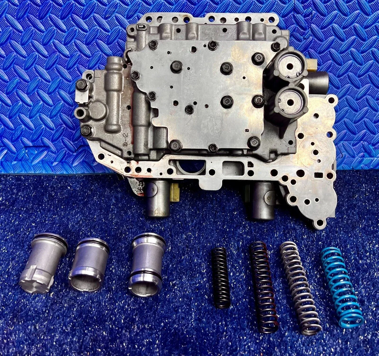1999-2003 Lexus RX 300 OEM Transmission Valve Body Mechatronics image 2