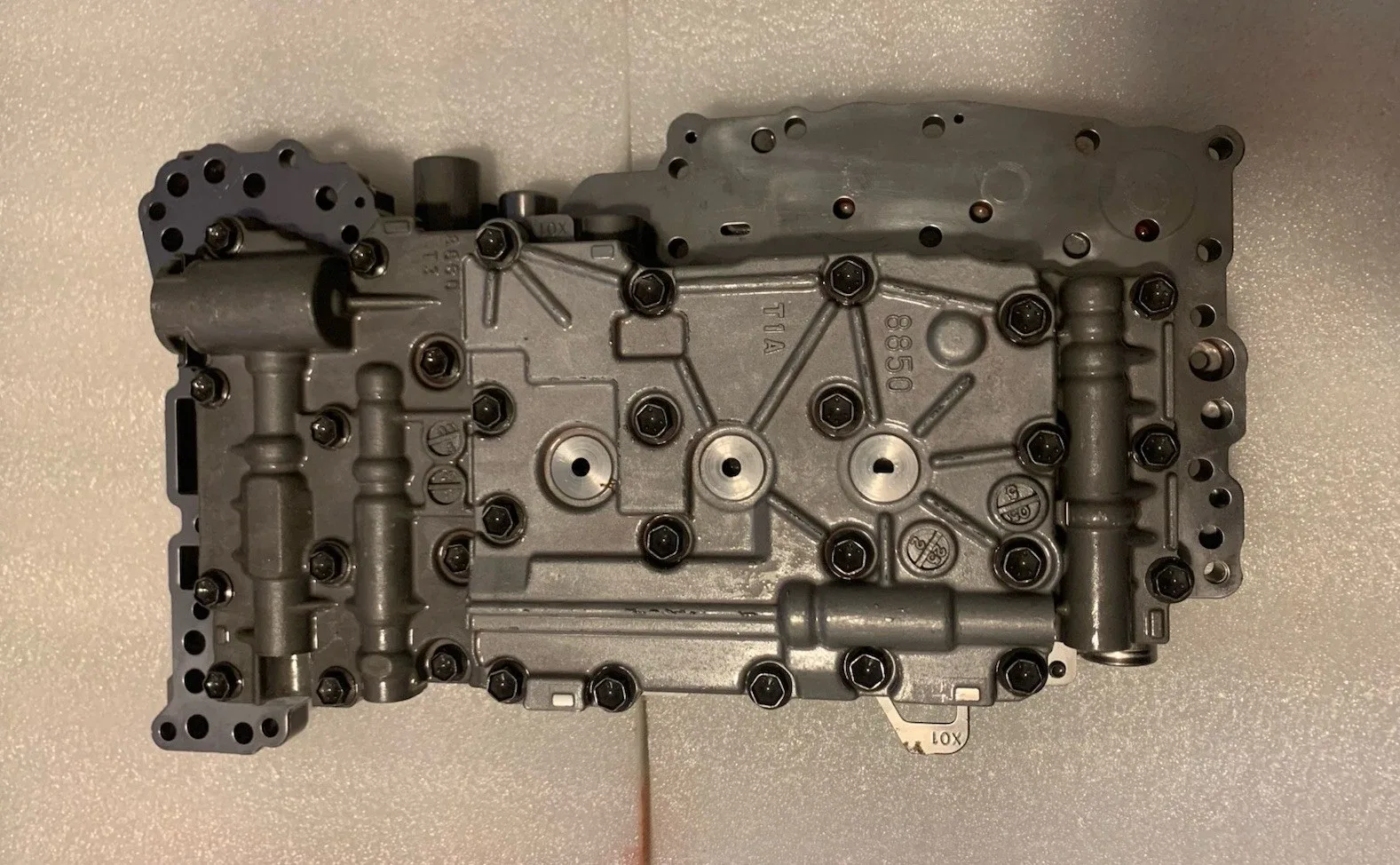 A750E/F Transmission Valve Body W/ 7 Solenoids for Toyota Lexus Tundra 4Runner image 3