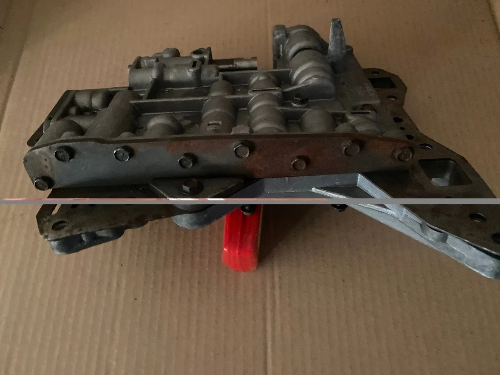 C6 transmission valve body new 1976- indicator in the flipper valve factory part image 3