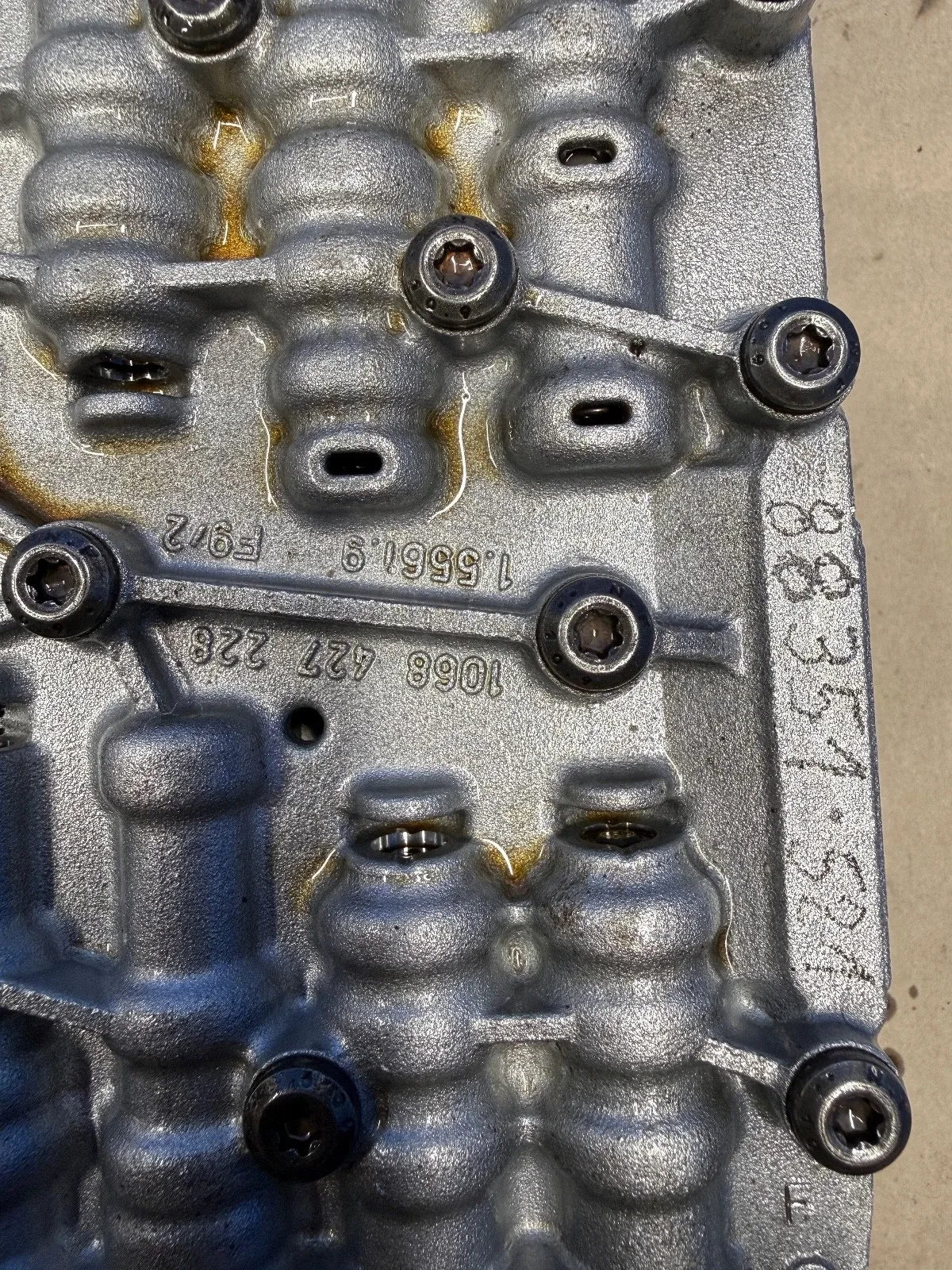 11-12 BMW 740i 740Li F01 F02 Automatic Transmission Valve Body Mechatronic OEM image 4