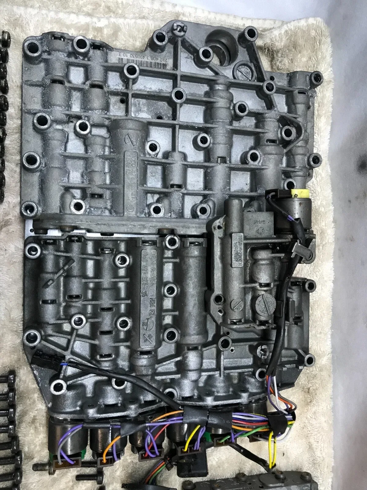 2001-2006 BMW 325i / 525i / Z4 Automatic Transmission Valve Body - 24607529018 image 2