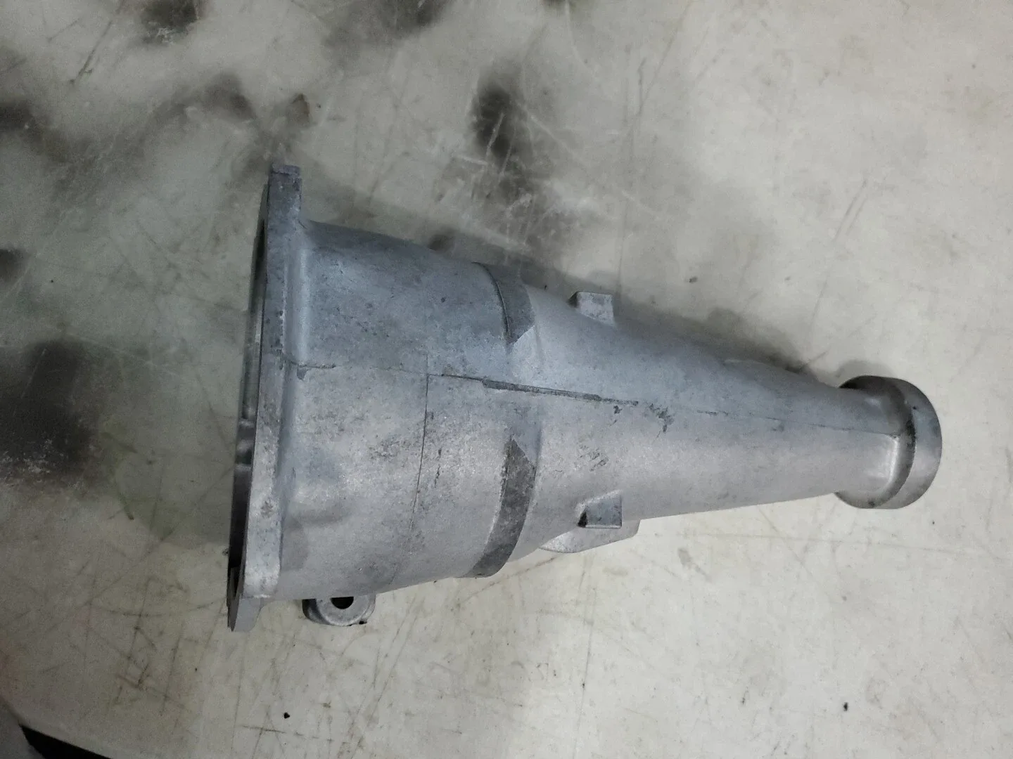 1965-1966 Ford F100 3-Speed Output Shaft Housing C5AP-7A040-B image 3