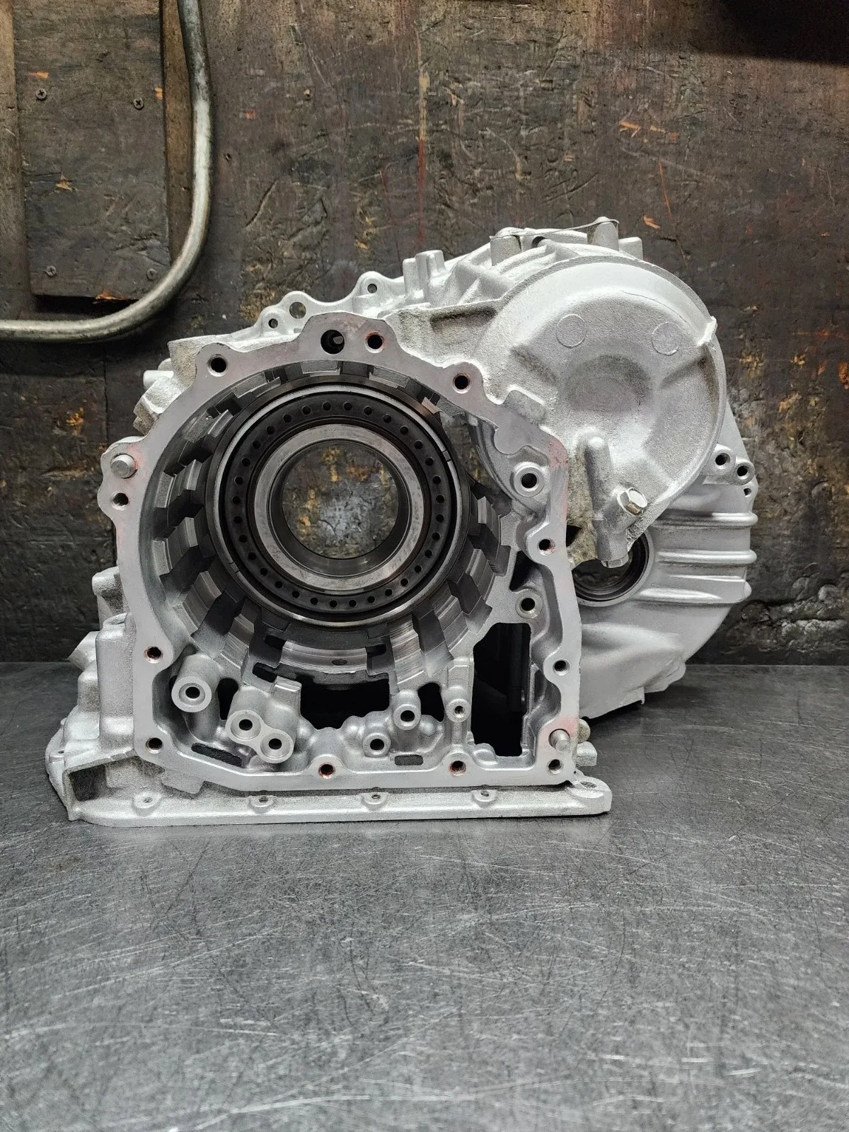 U250 TRANSMISSION CASE CAST# U250 ON TOP, 2 RUBBER BOOT SEALS VALVE BODY TO CASE image 2
