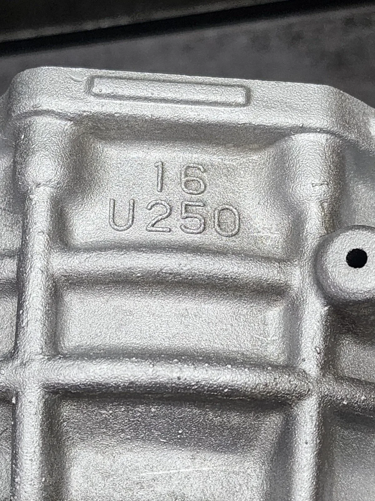 U250 TRANSMISSION CASE CAST# U250 ON TOP, 2 RUBBER BOOT SEALS VALVE BODY TO CASE image 3