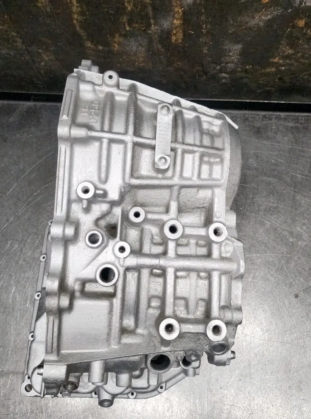 U250 TRANSMISSION CASE CAST# U250 ON TOP, 2 RUBBER BOOT SEALS VALVE BODY TO CASE image 4