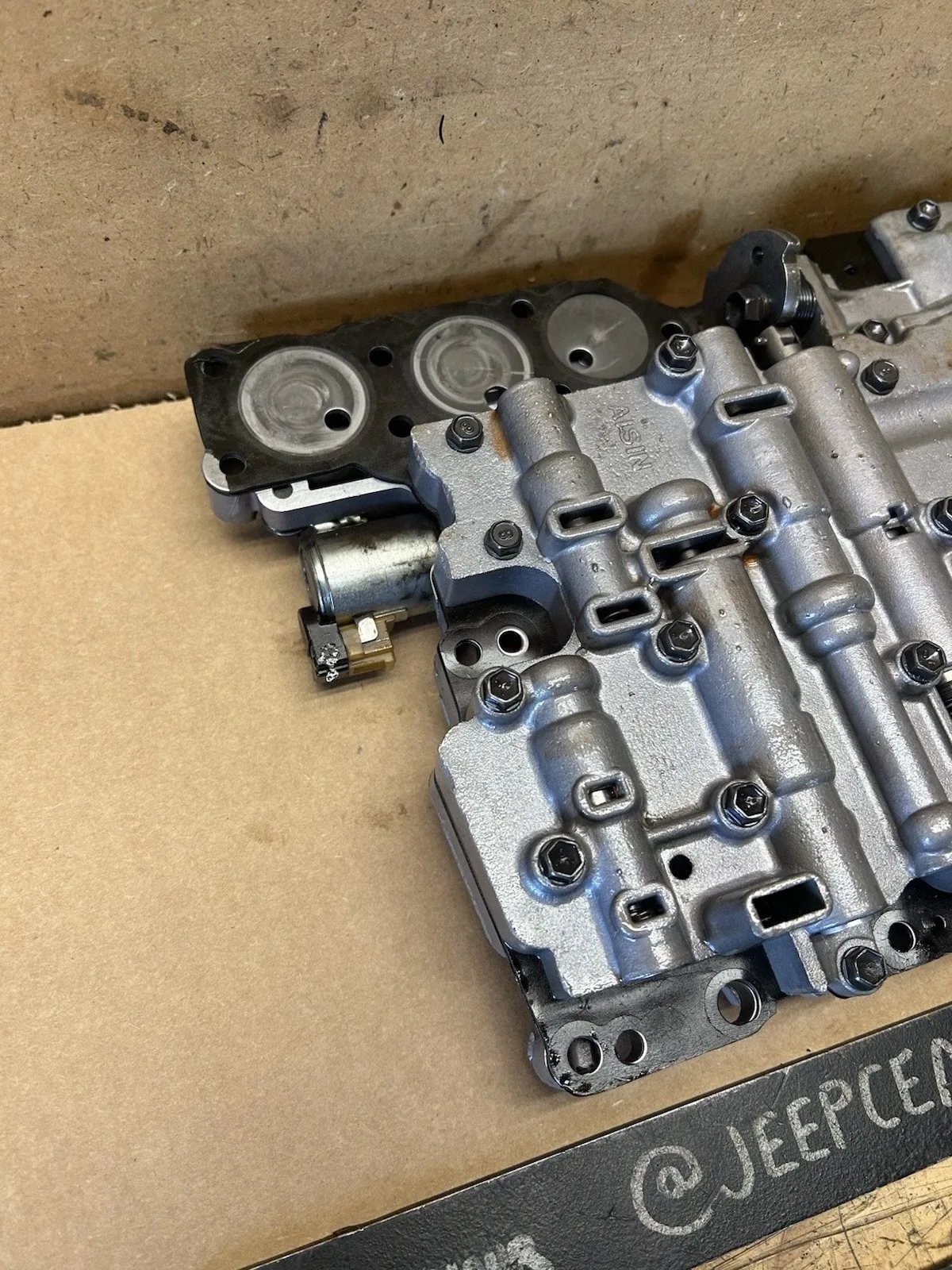 87-96 Jeep Cherokee XJ MJ AW4 Automatic Transmission Valve Body w/ Solenoids OEM image 3