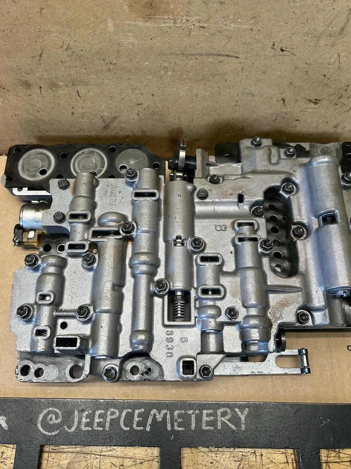 87-96 Jeep Cherokee XJ MJ AW4 Automatic Transmission Valve Body w/ Solenoids OEM image 4