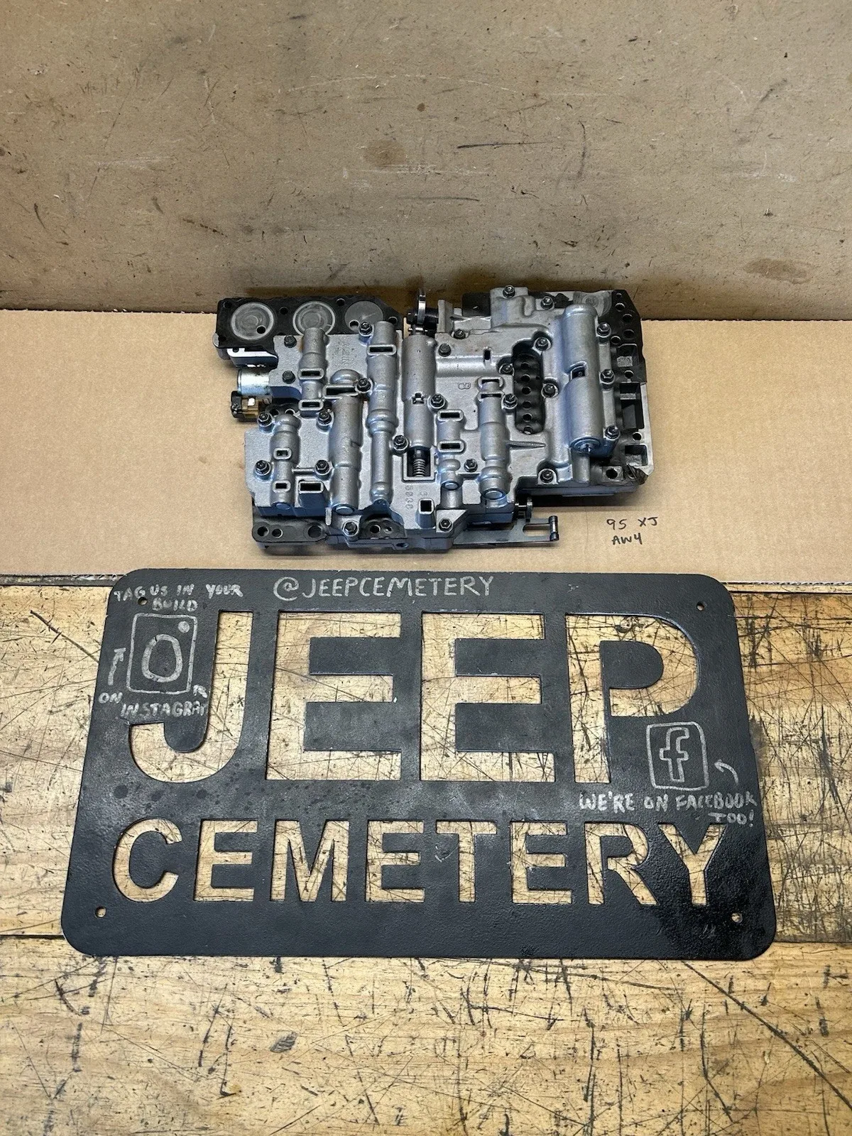 87-96 Jeep Cherokee XJ MJ AW4 Automatic Transmission Valve Body w/ Solenoids OEM