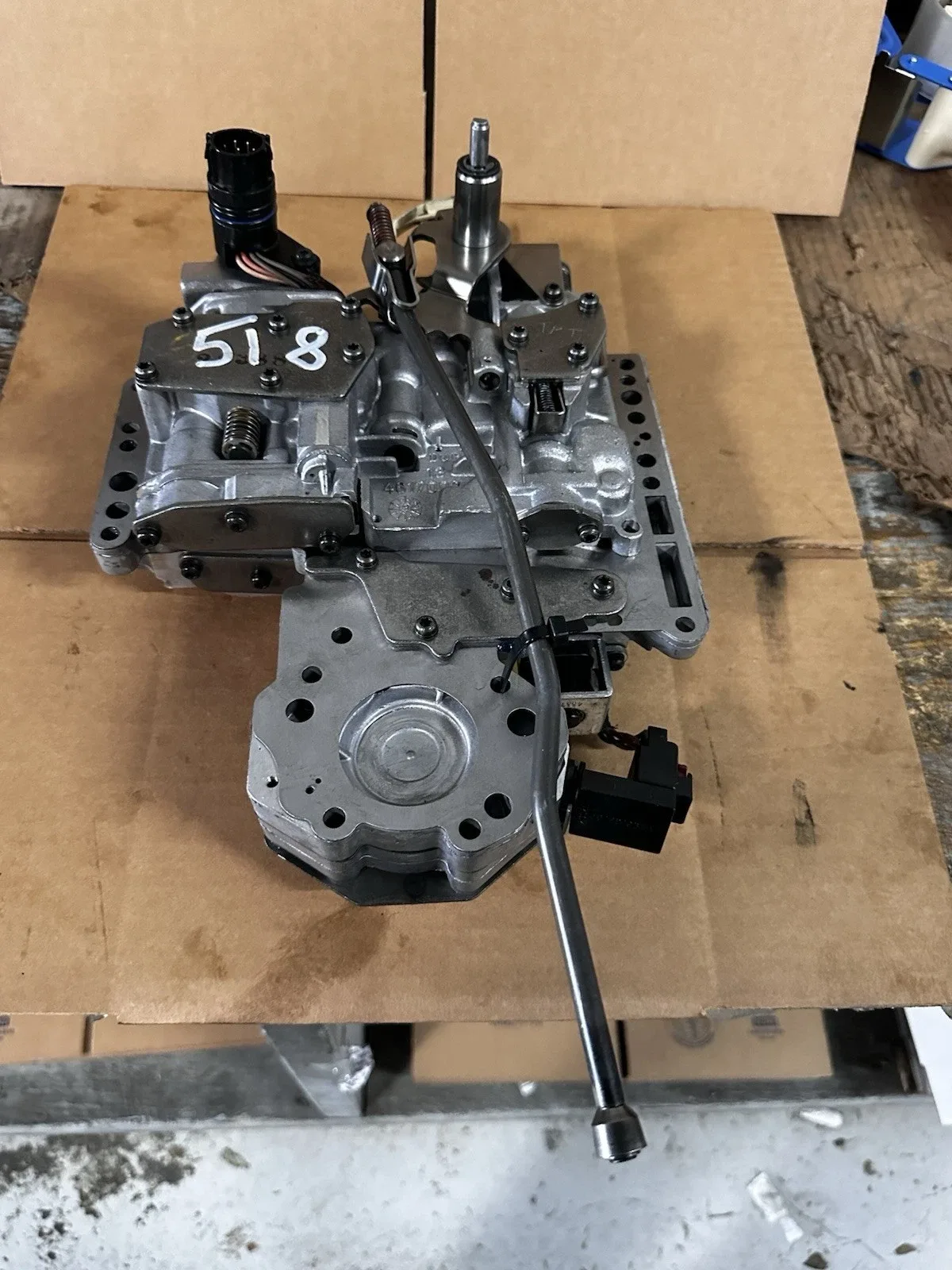 A518  CHRYSLER VALVE BODY 1998-UP LATE SENSOR SMALL PUMP INLET LEFT PASSAGE HOLE