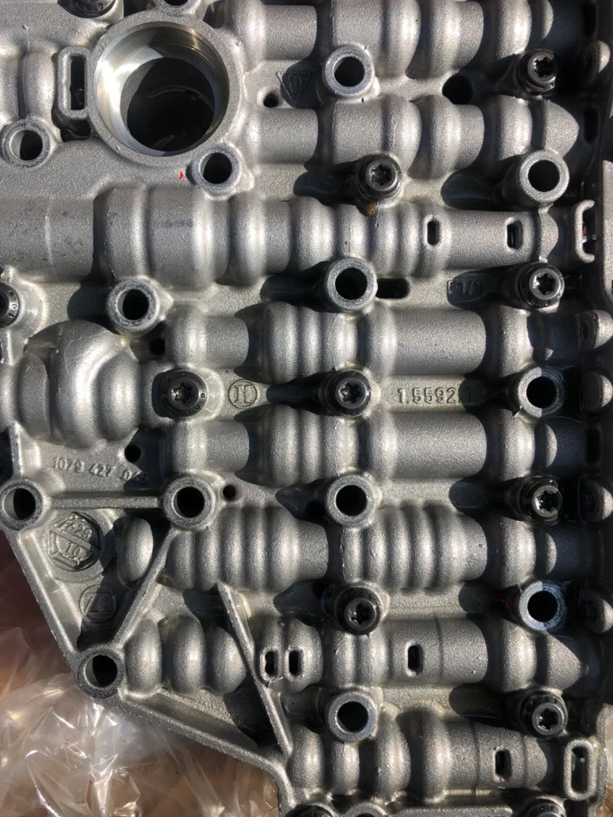 2011 Porsche 911 (996) 4S Carerra PDK Valve Body MPN h0700 image 2