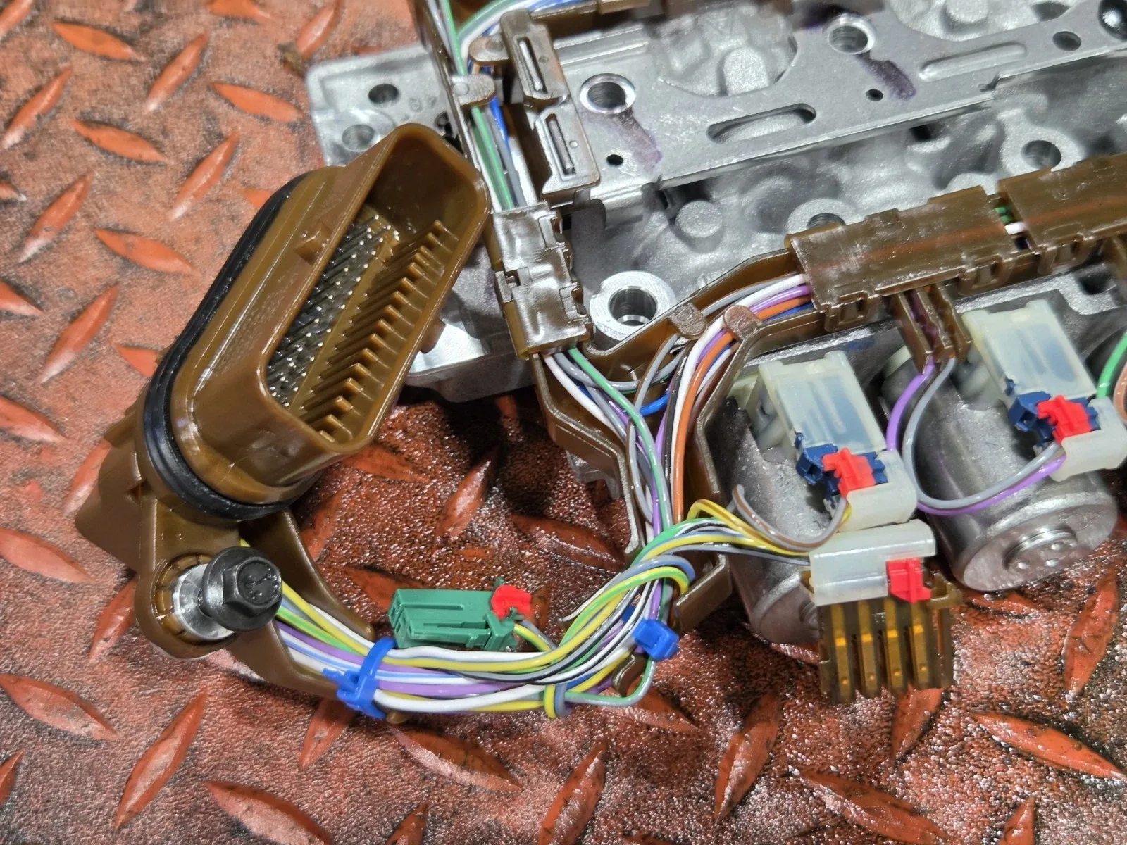 2018-2024 Chevrolet Traverse & 2019-2023 Chevrolet Blazer 9T65 Valve Body Solenoid Pack 24288048 image 4