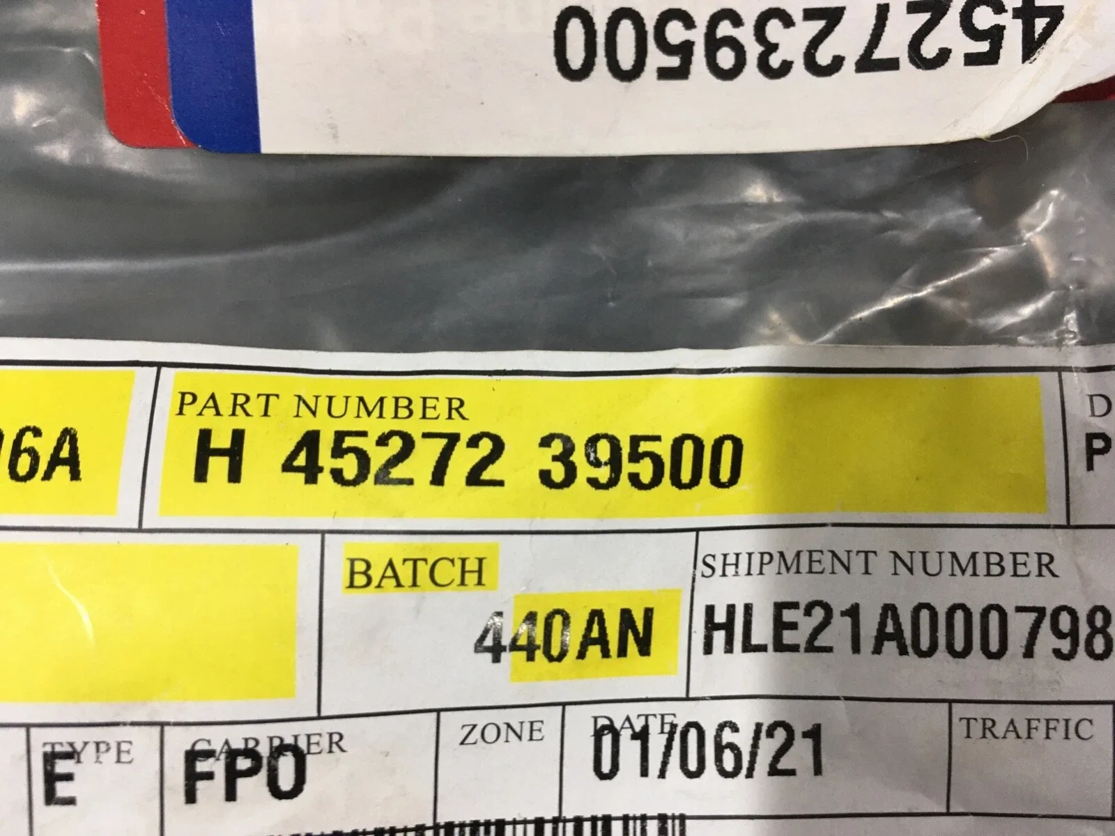 Hyundai Valve body tube - Part No: H 45272 39500 image 2