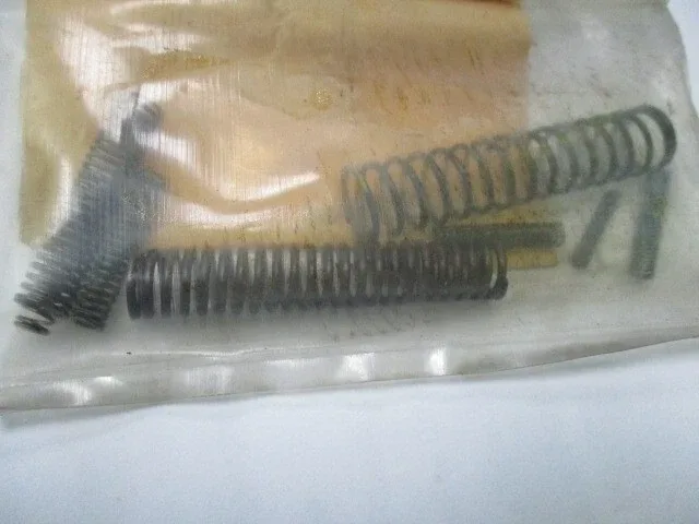 Triumph Stag / TR7 / TR8 Automatic Transmission Valve Body Spring Kit 521052 image 2