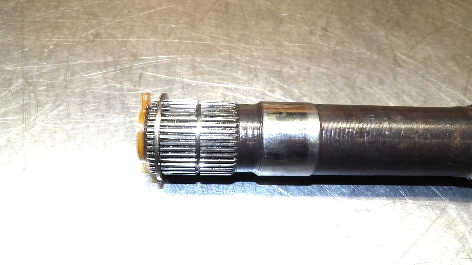 Chevrolet 200 / 200C Turbo Automatic Transmission Output (Tail) Shaft — 16-1/4in image 3