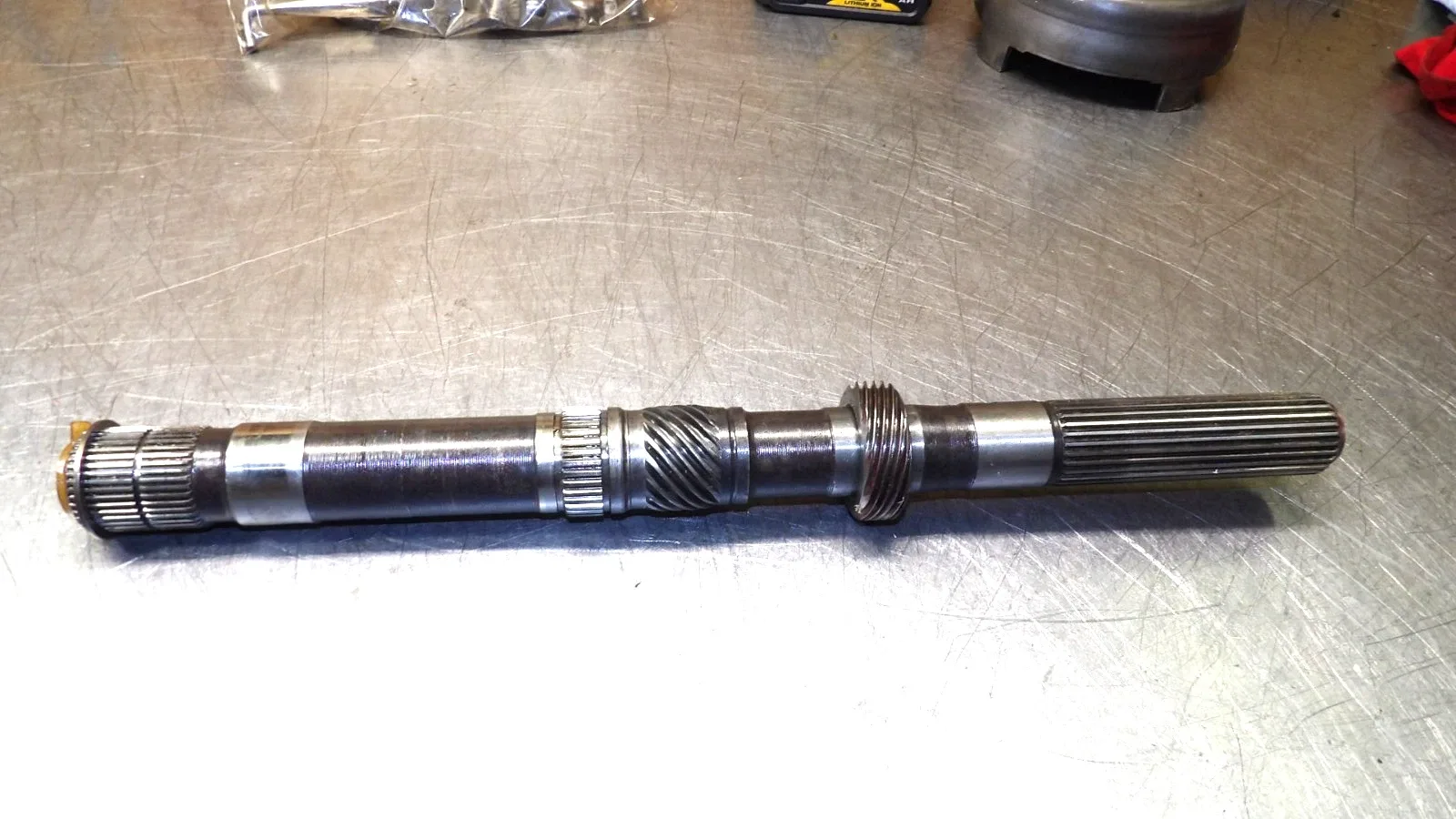 Chevrolet 200 / 200C Turbo Automatic Transmission Output (Tail) Shaft — 16-1/4in