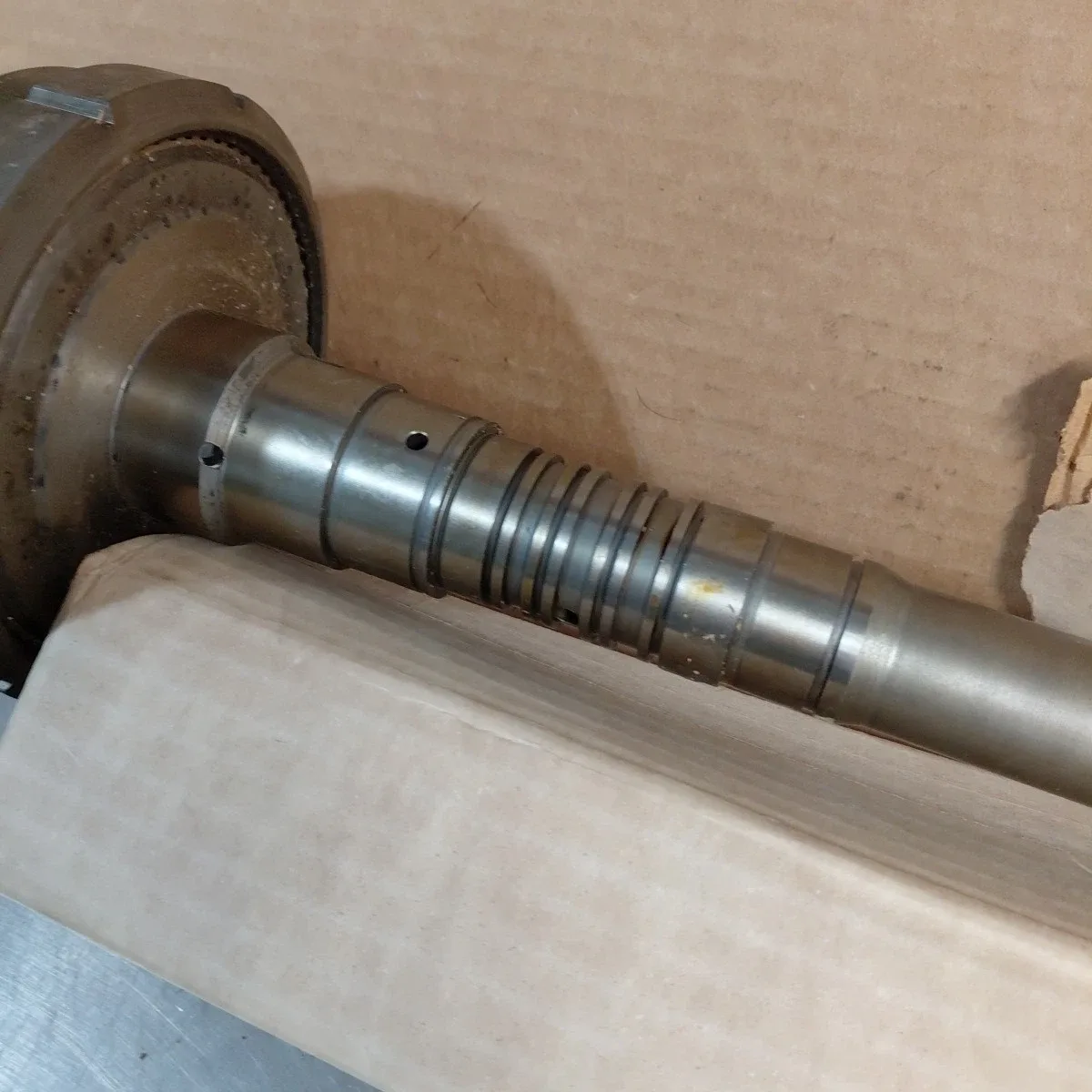 1963-1964 Studebaker Avanti Automatic Transmission Output Shaft & Gear Assembly - 1553000 image 4