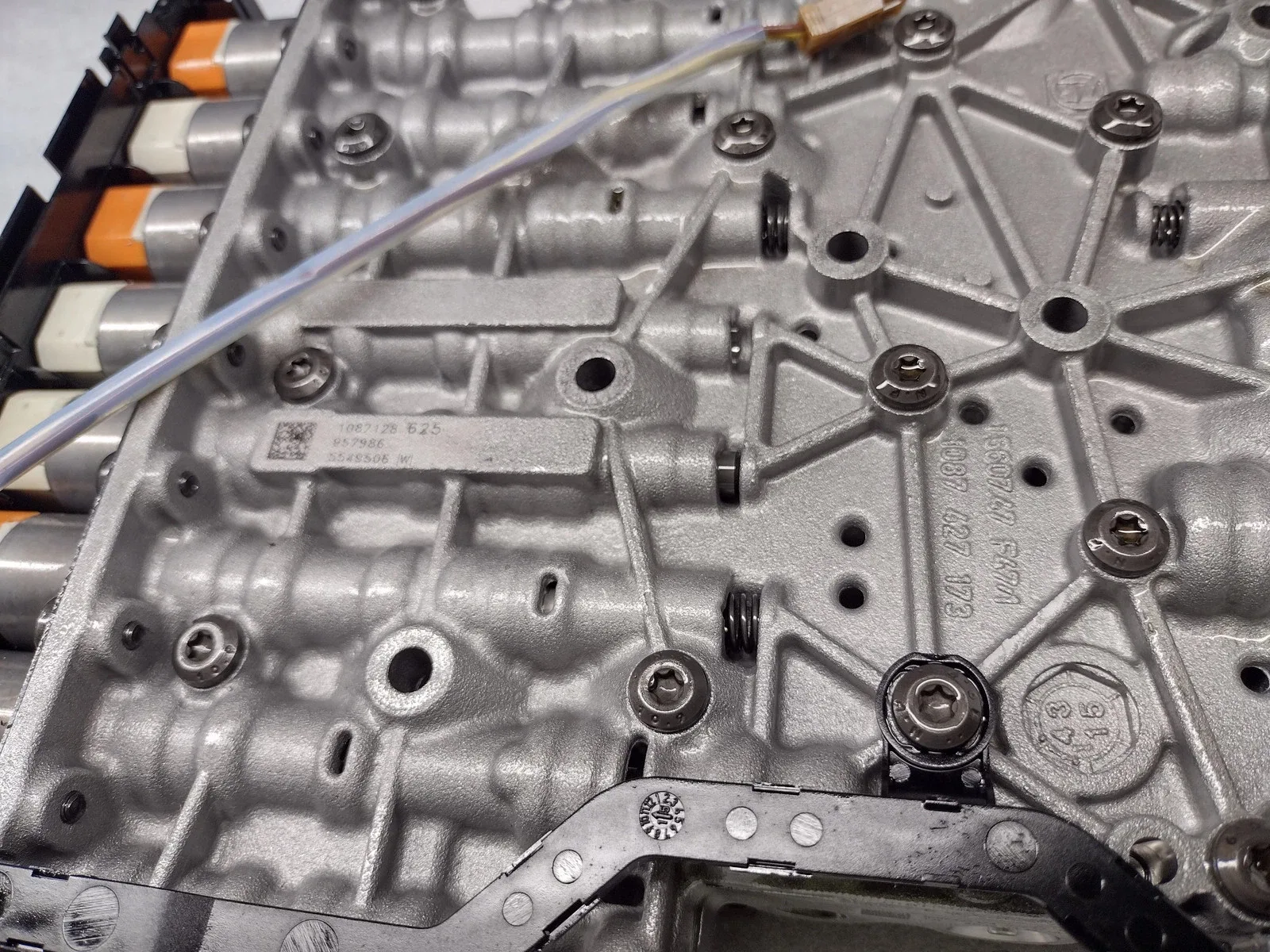 2016-2019 Jaguar XF/XE Valve Body ZF 8HP45 MPN C2D39925 image 3