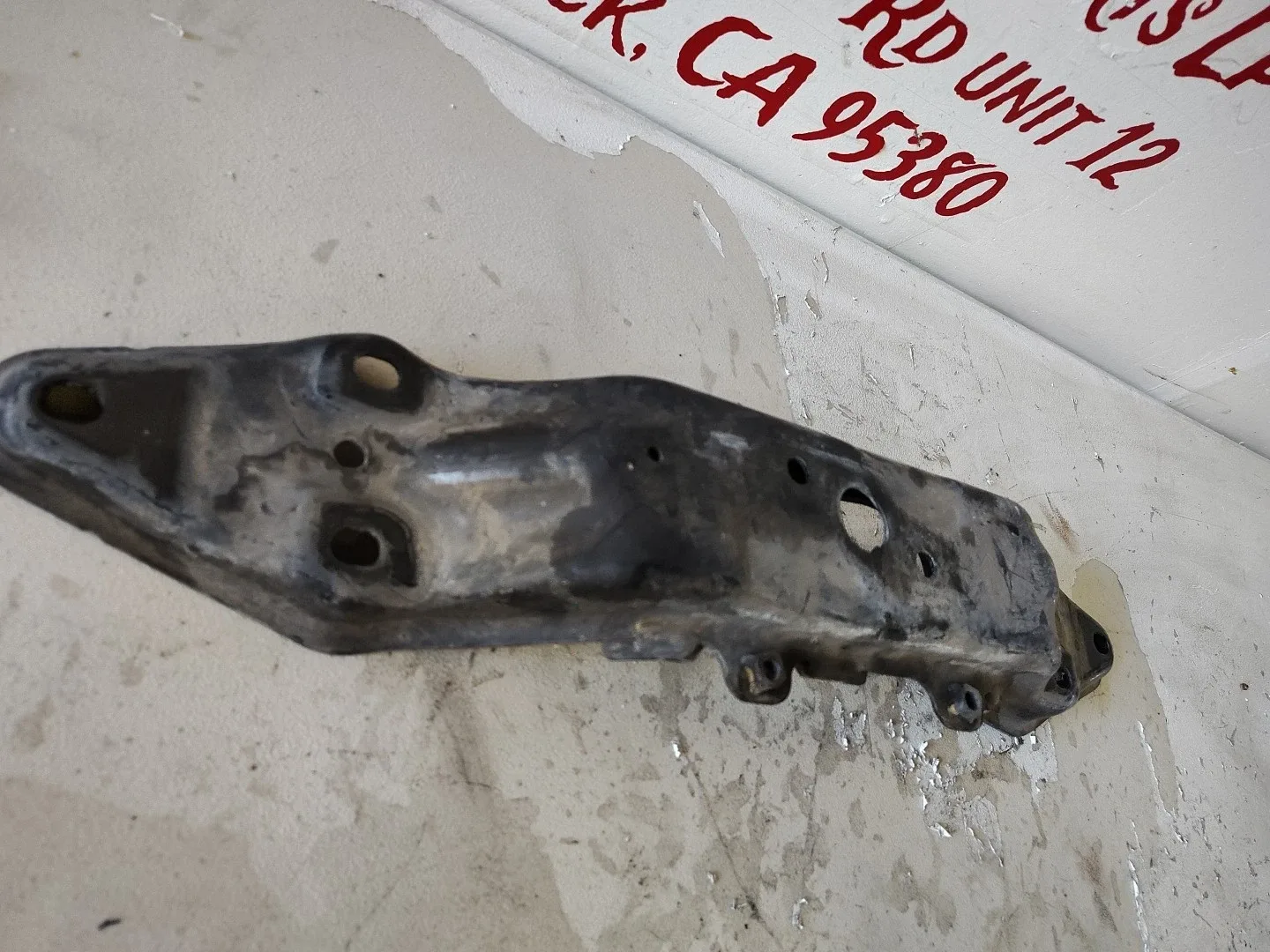 2005-2009 Subaru Outback Transmission Crossmember OEM 41011AG01C image 3