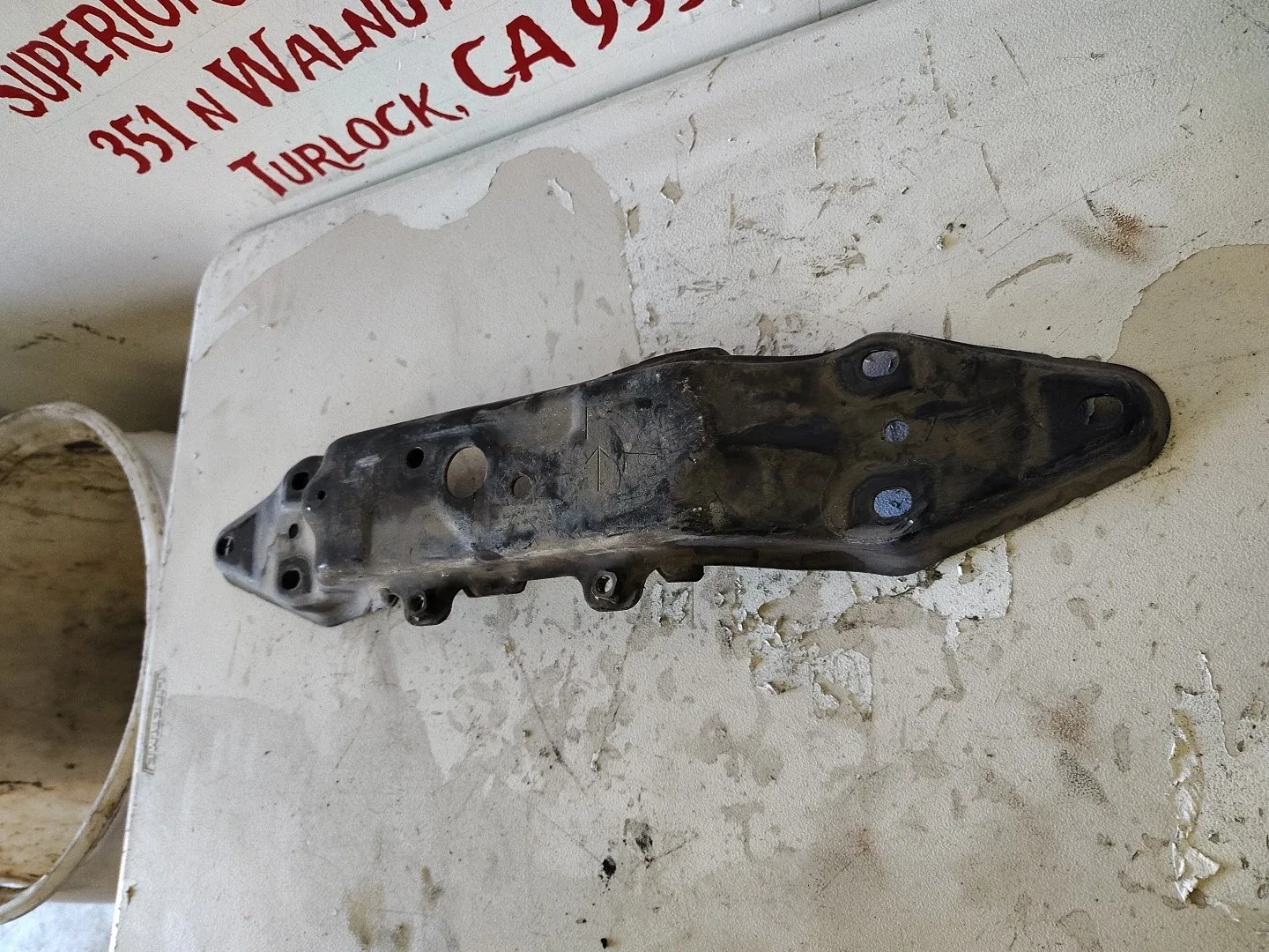 2005-2009 Subaru Outback Transmission Crossmember OEM 41011AG01C image 4