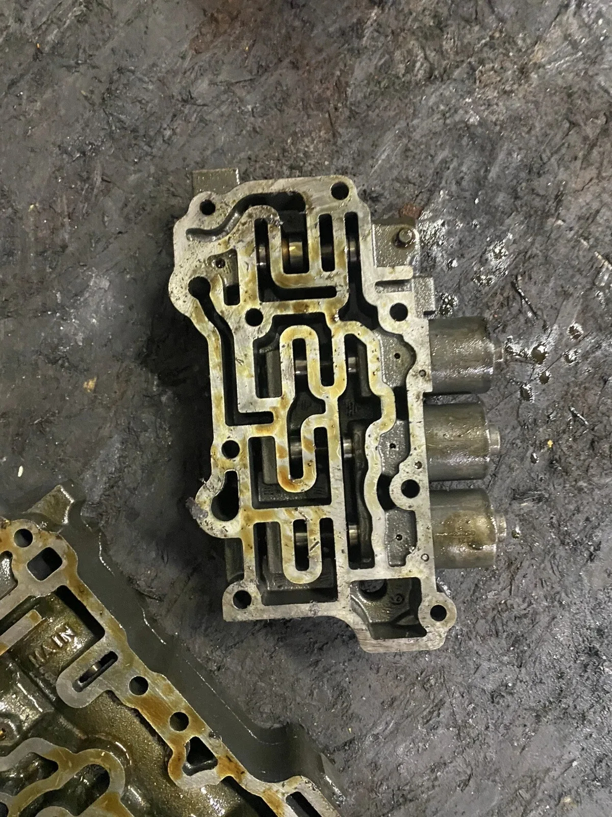Allison Transmission Valve Body (4 Pieces) & Shims ML1N9