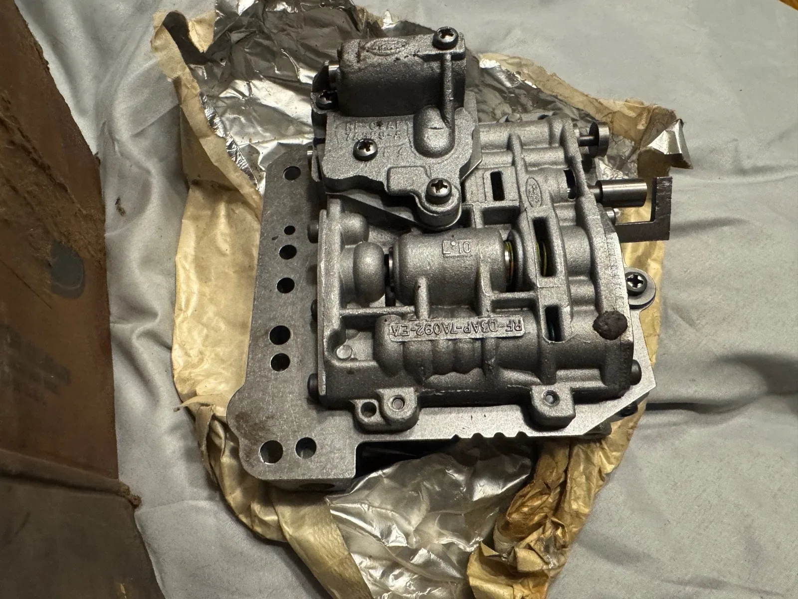 NOS FORD D8OZ-7A100-G FMX VALVE BODY ASSEMBLY D4OP-7A126-AA D3AP-7A092-EA image 3