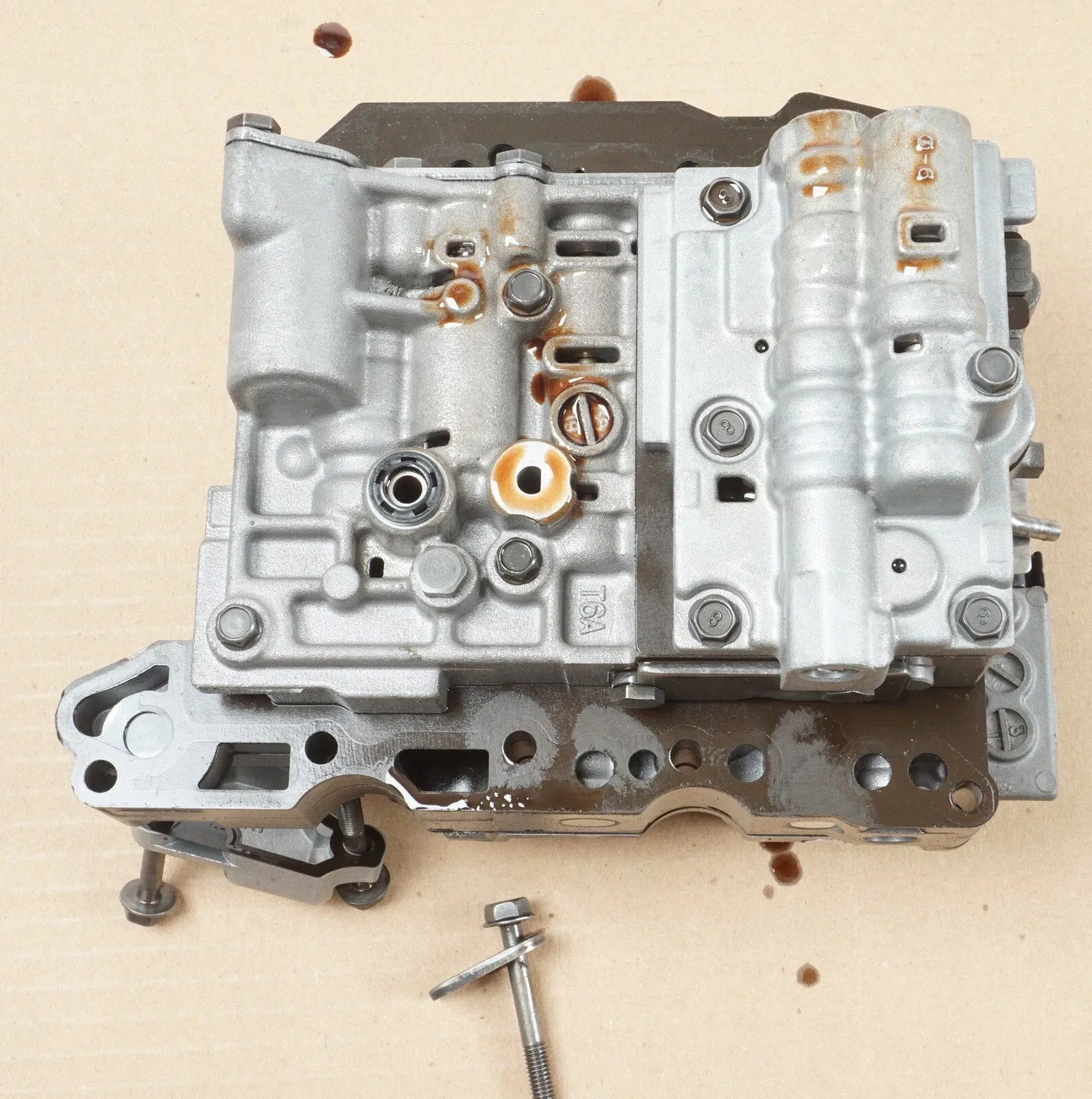 2006-2010 VOLVO C70 T5 TRANSMISSION VALVE BODY OEM image 3