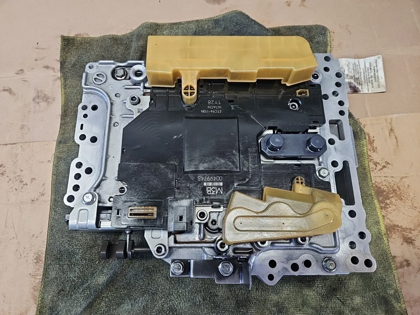10-13 Nissan 370z 7 Speed Automatic Transmission Valve Control Body 31705-X381A image 2