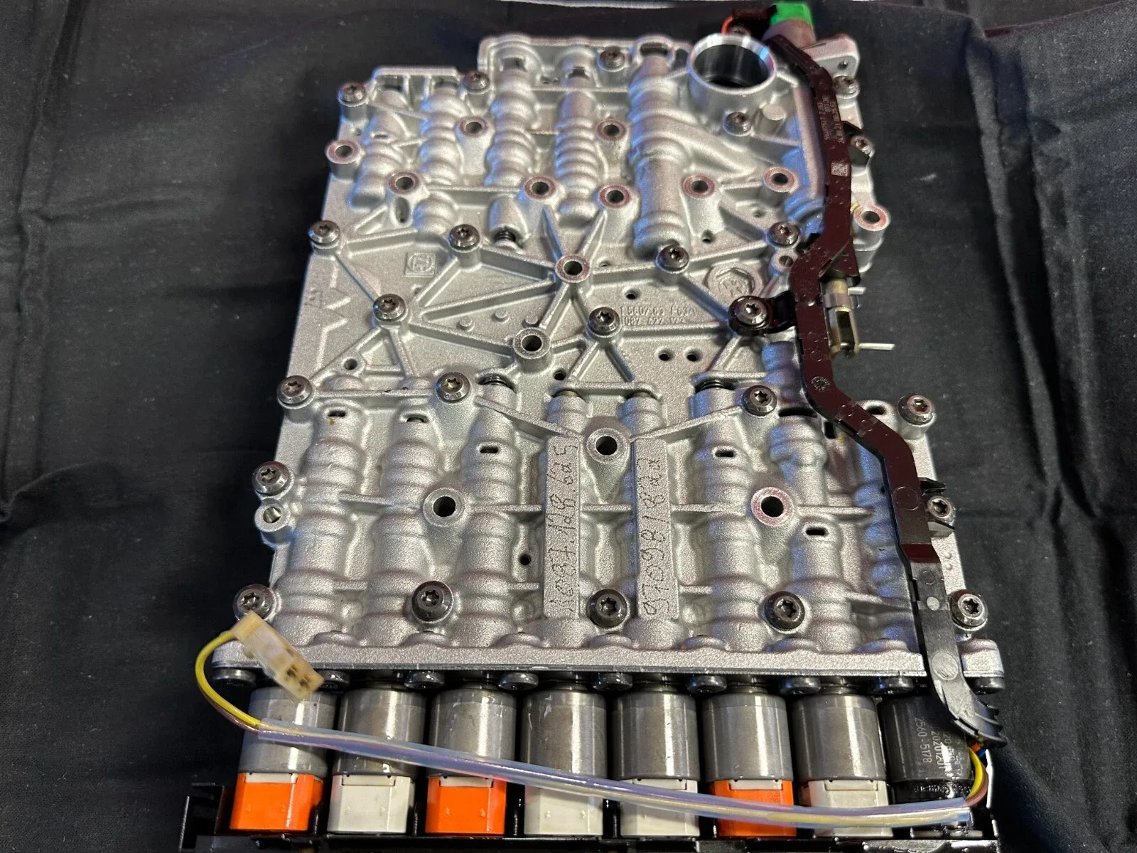 Land Rover Valve Body LR062822 Transmission Valve Body image 3