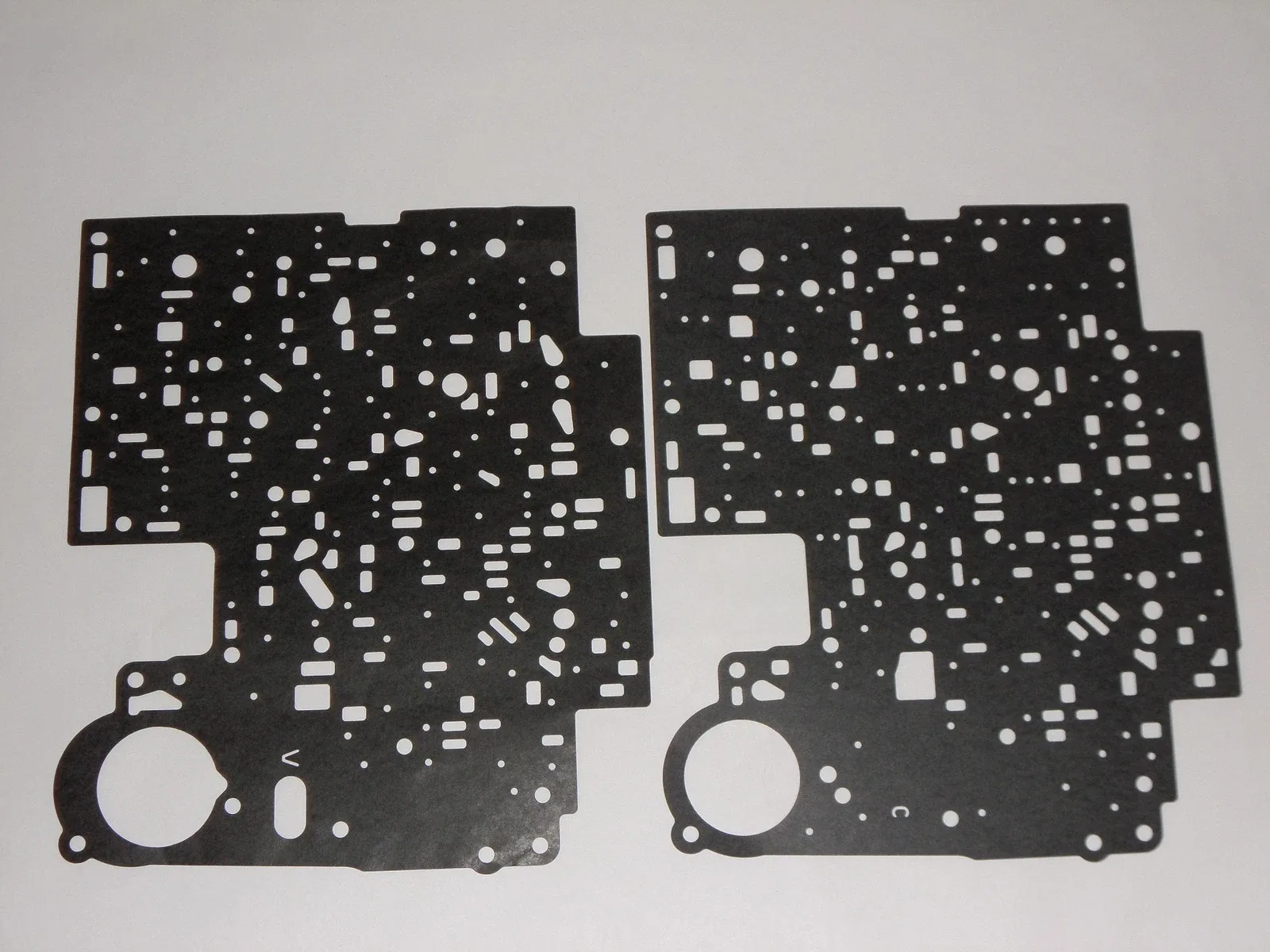 1993-2000 4L60E Automatic Transmission Valve Body Separator Spacer Plate Gaskets image 2
