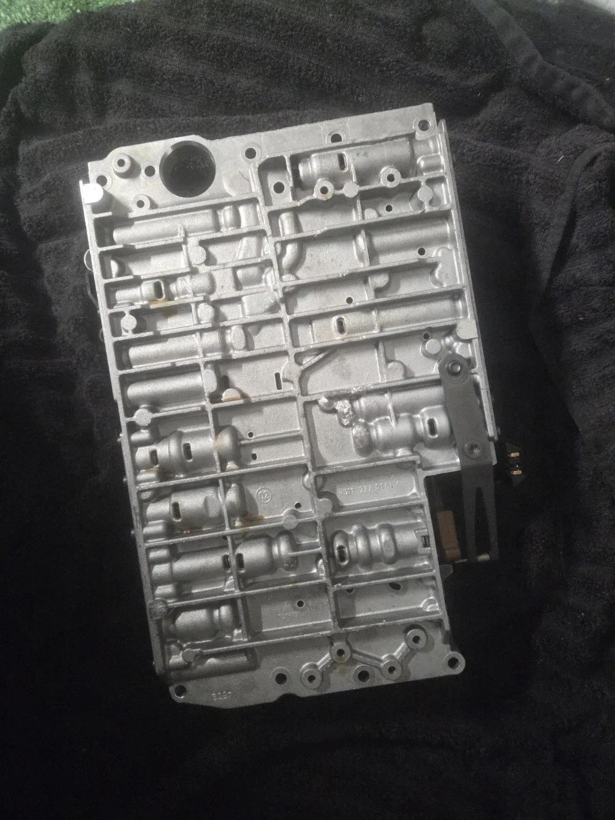 2003 Mercedes-Benz S500 Valve Body - W220 image 3