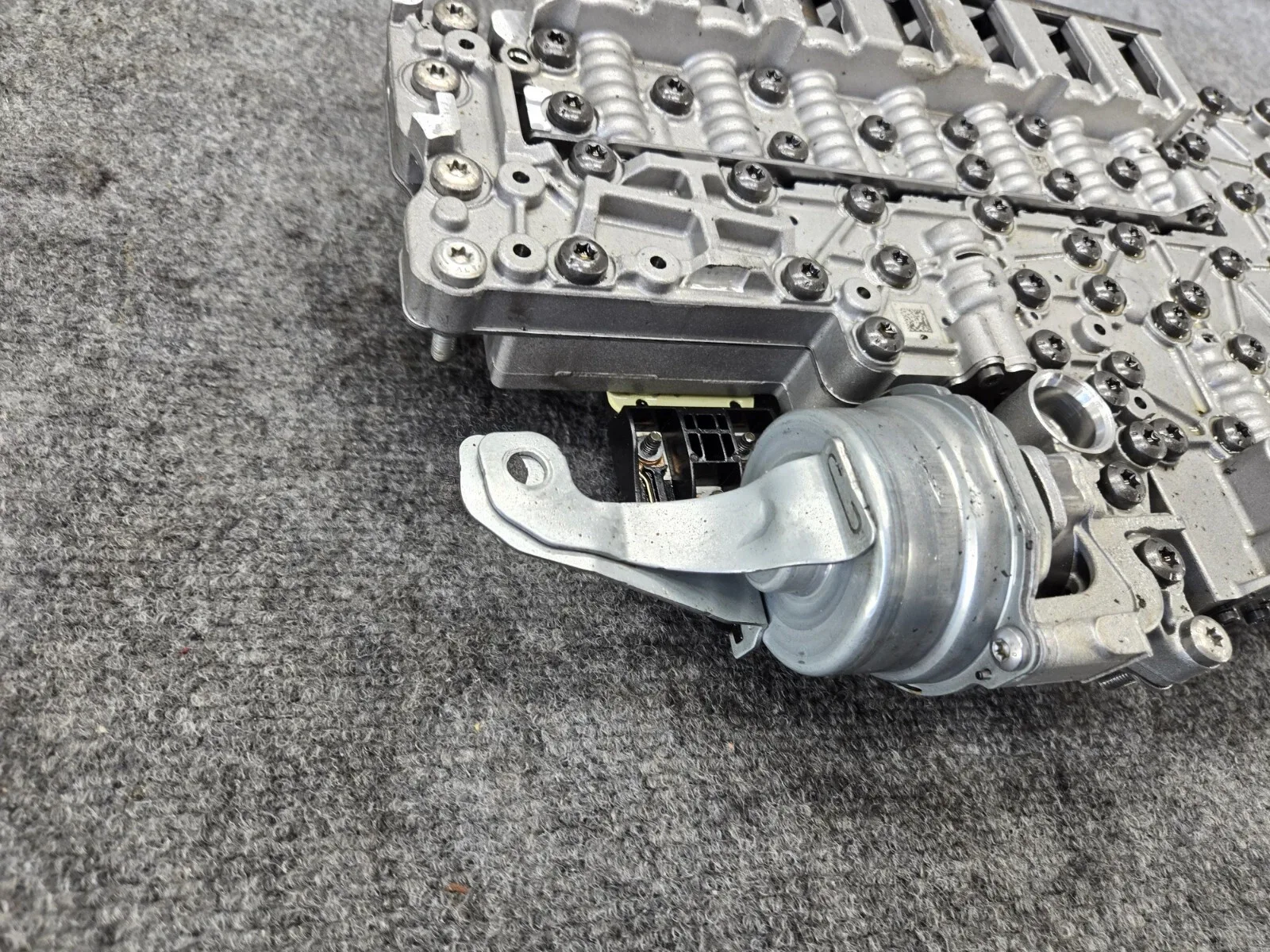 Transmission Conductor Plate Vavle Body Mercedes W206 C43 Glc43 Amg 2k oem image 4