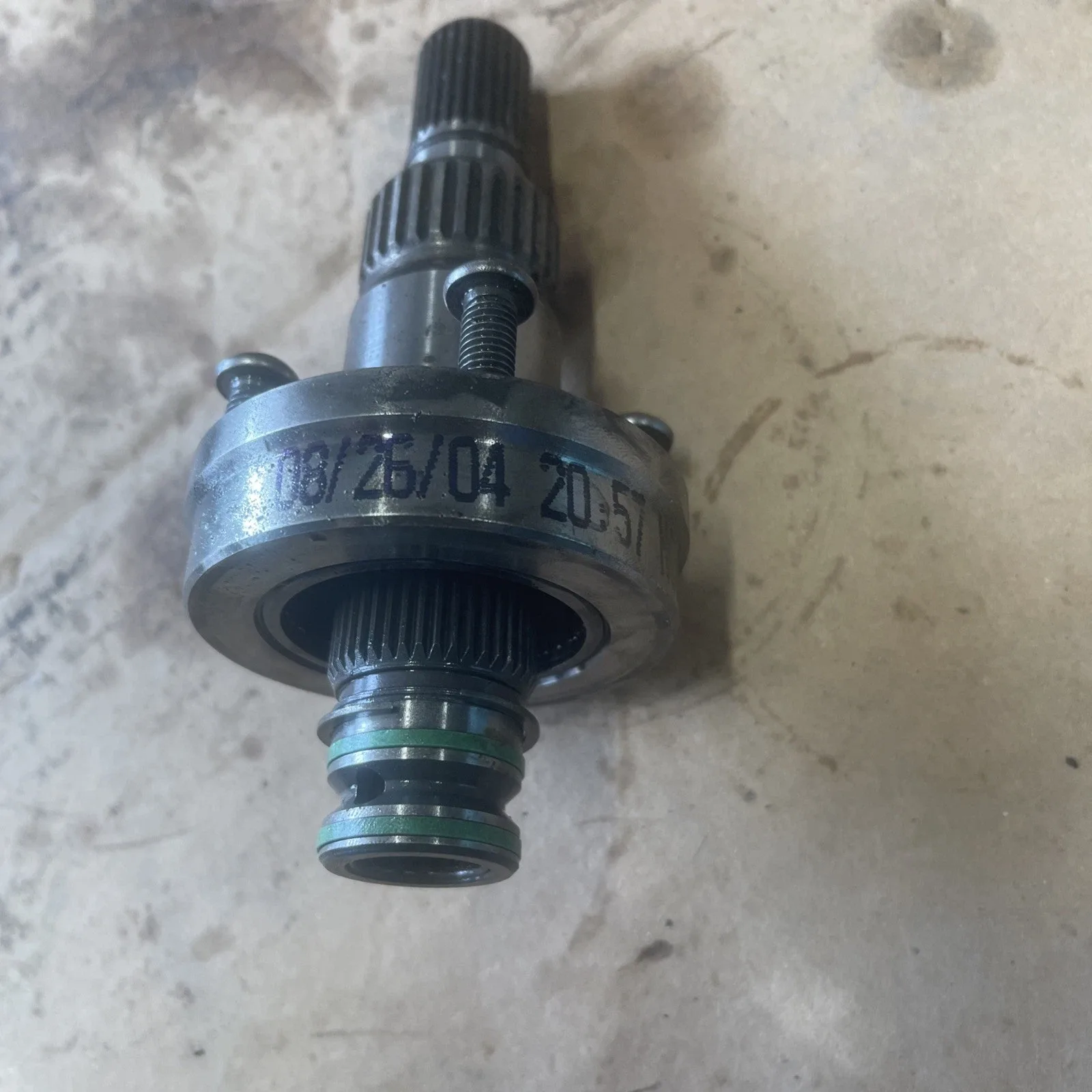 2004 Grand Prix 4T65E Output Shaft with Bolts image 3